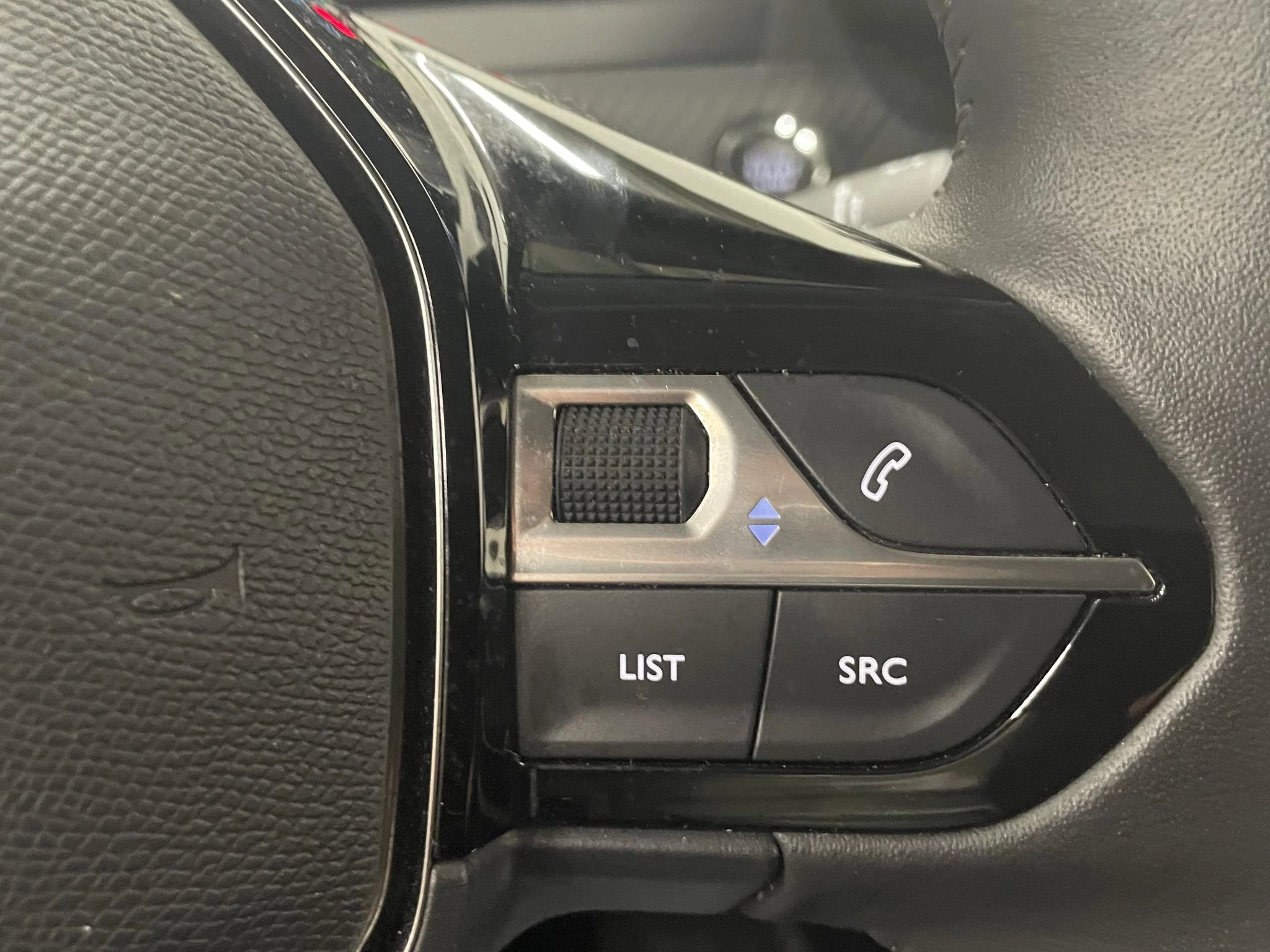 Hoofdafbeelding Peugeot e-208