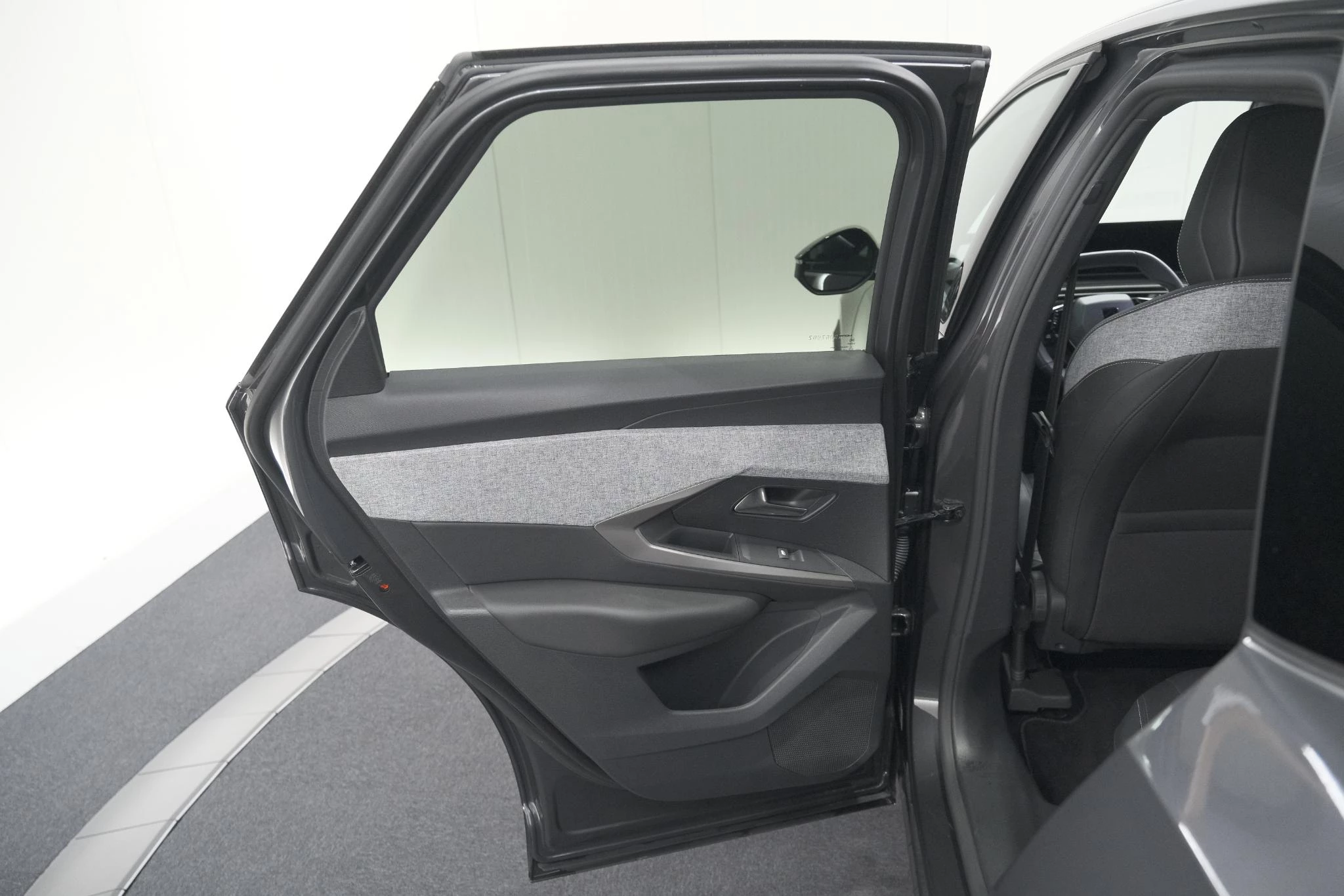 Hoofdafbeelding Peugeot e-3008