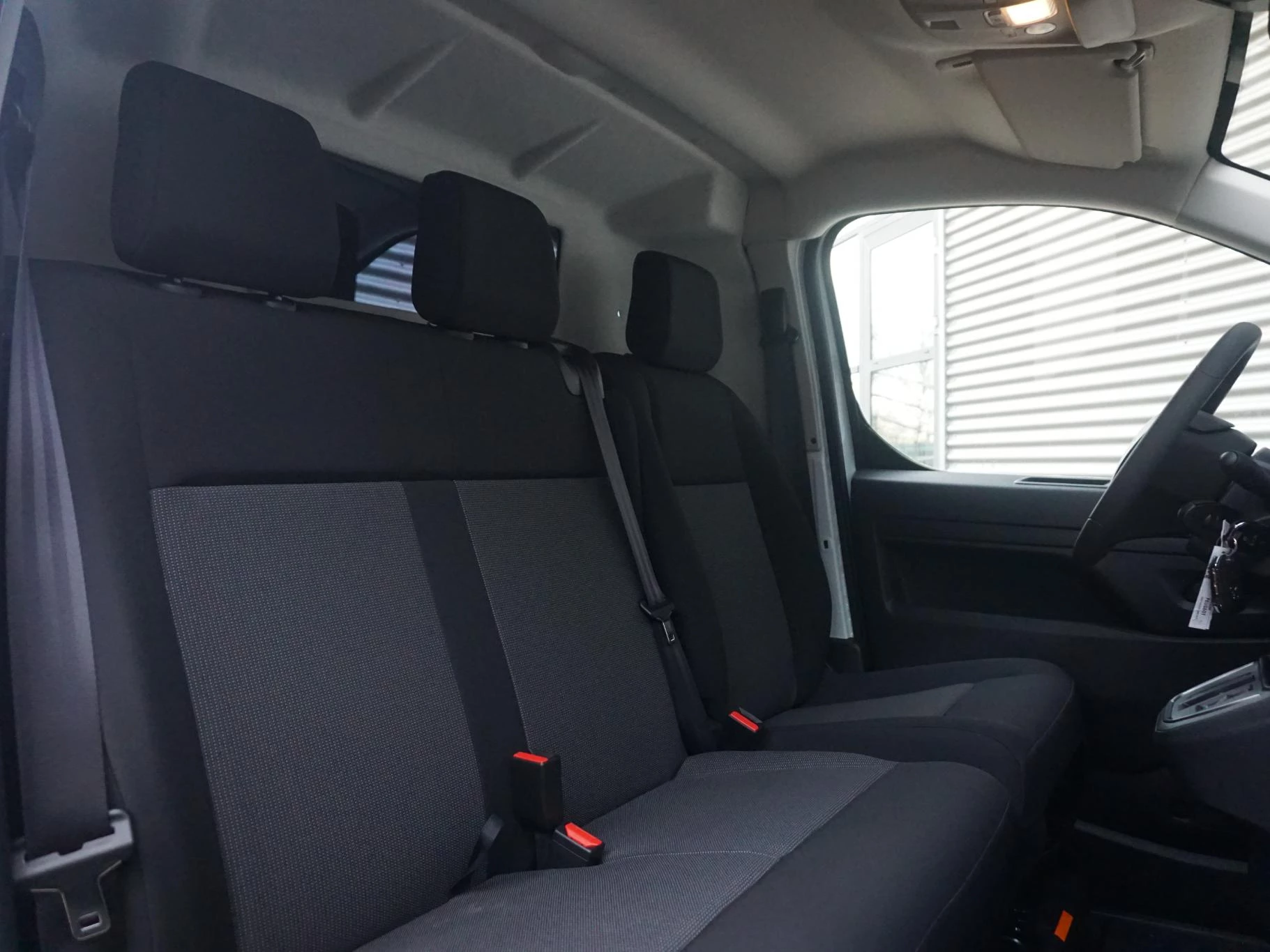 Hoofdafbeelding Peugeot e-Expert