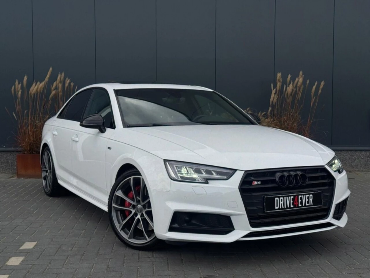 Hoofdafbeelding Audi S4