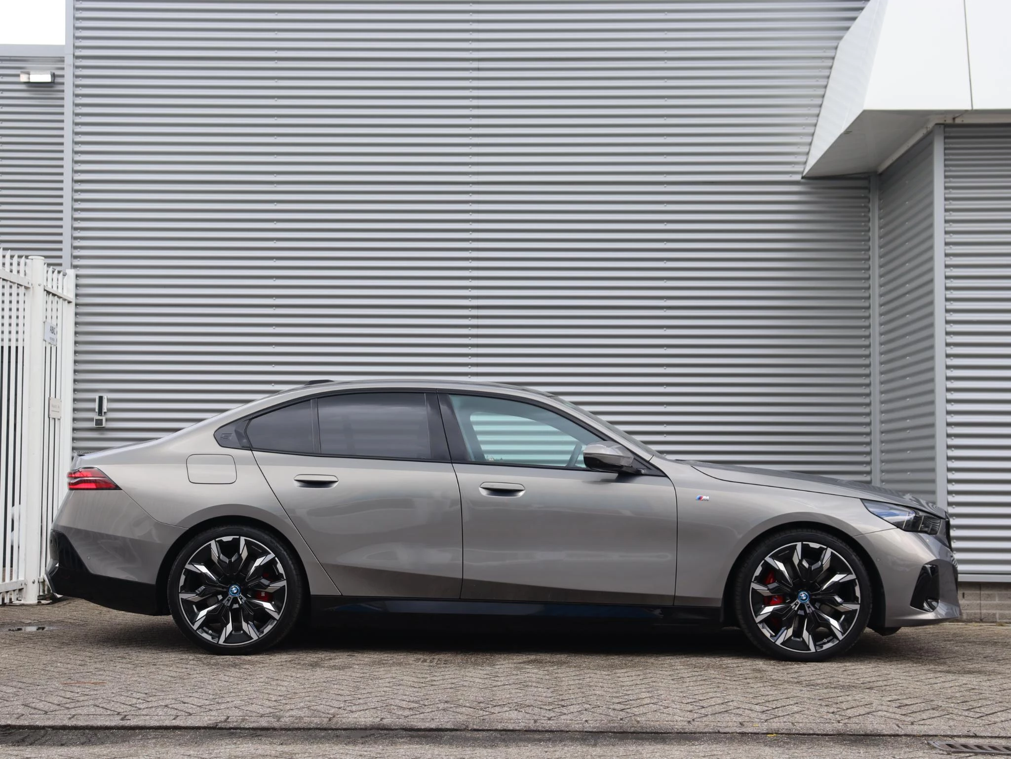 Hoofdafbeelding BMW i5