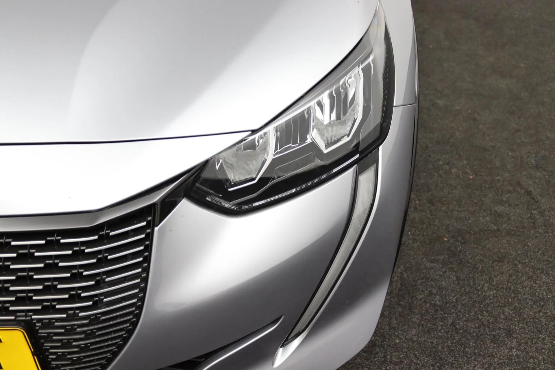 Hoofdafbeelding Peugeot e-208