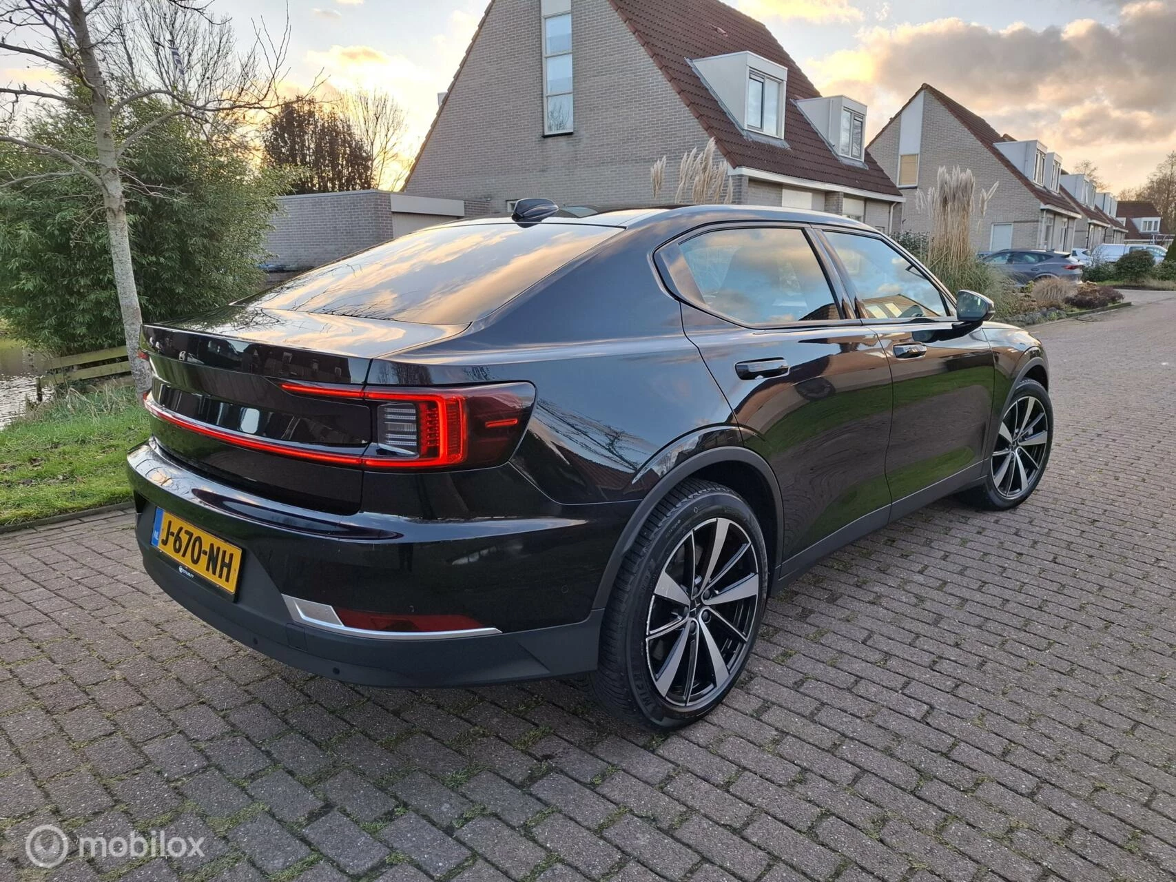 Hoofdafbeelding Polestar 2