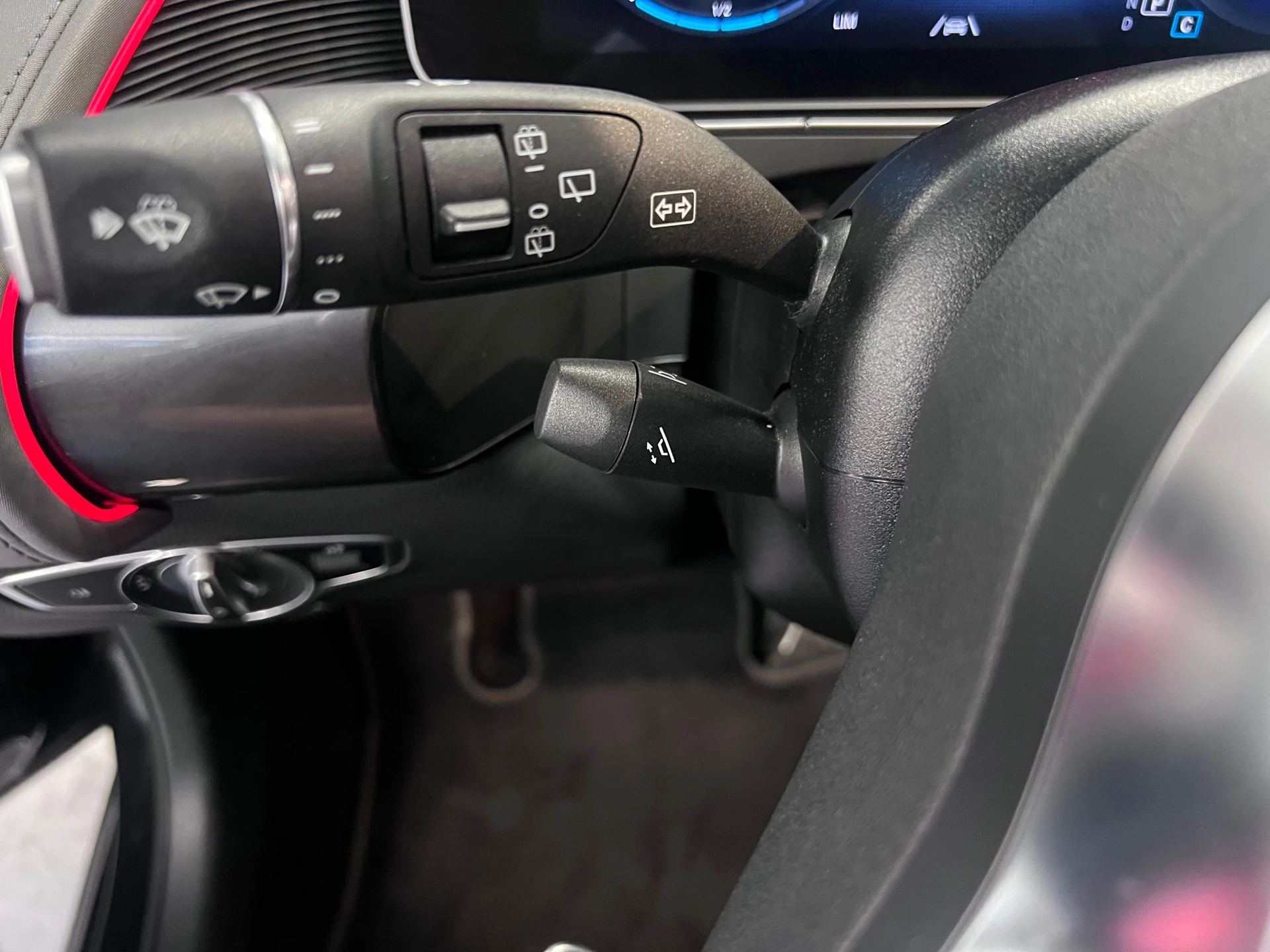 Hoofdafbeelding Mercedes-Benz EQC