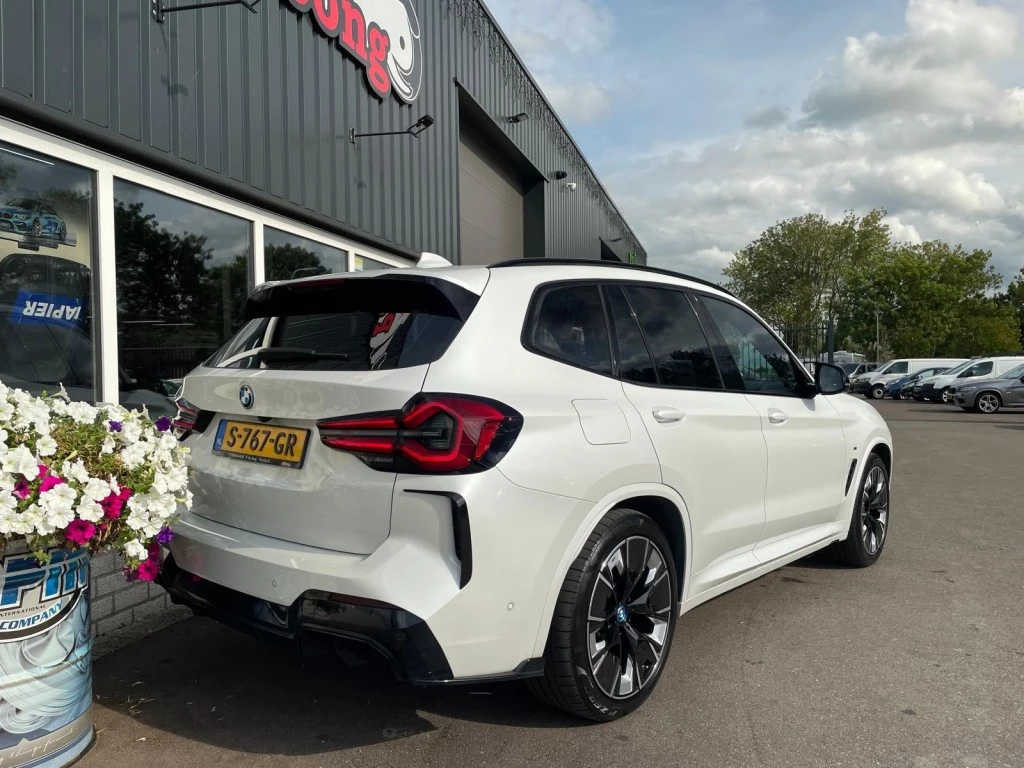 Hoofdafbeelding BMW iX3