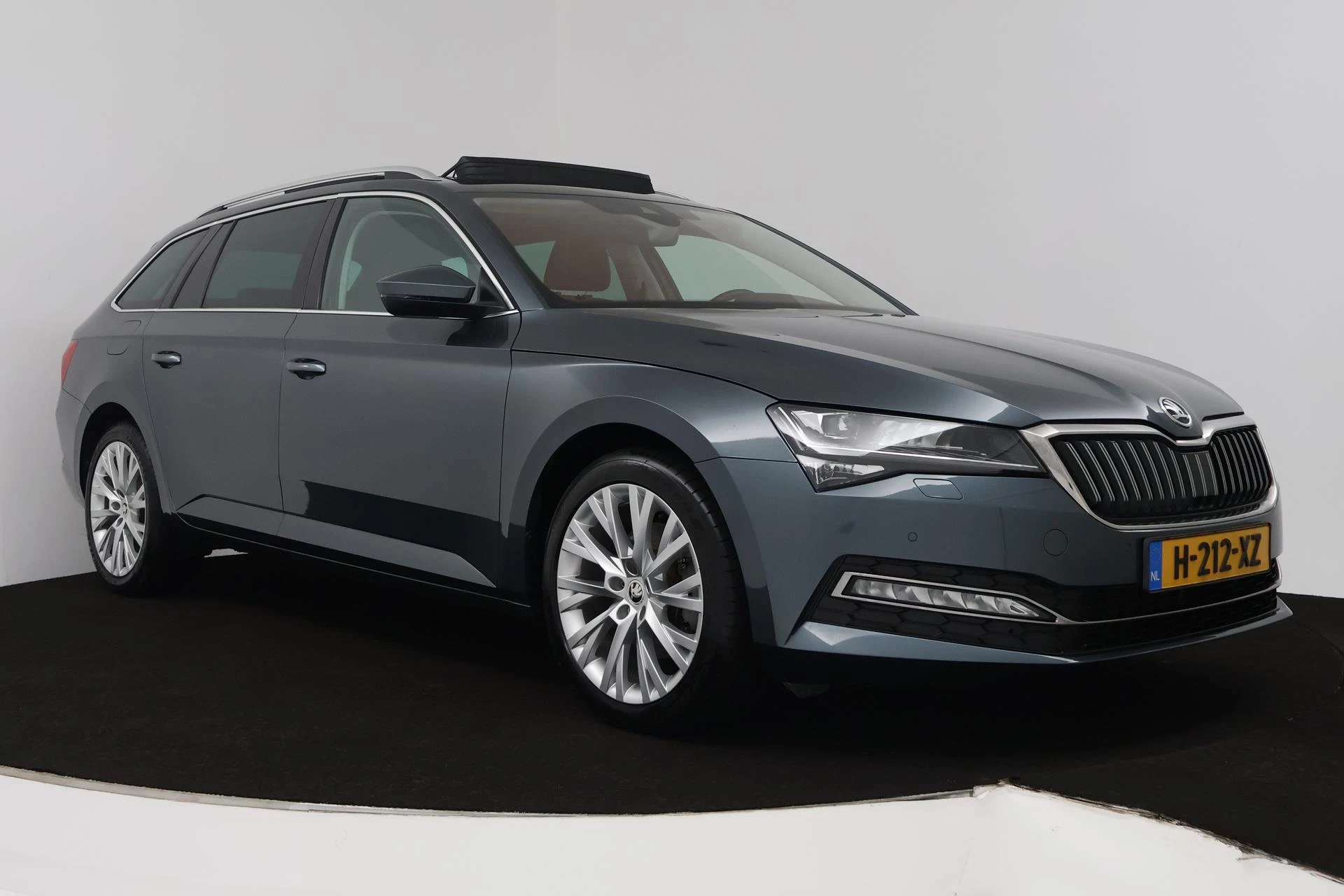 Hoofdafbeelding Škoda Superb