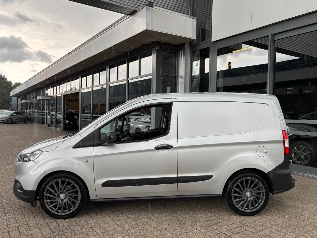 Hoofdafbeelding Ford Transit Courier