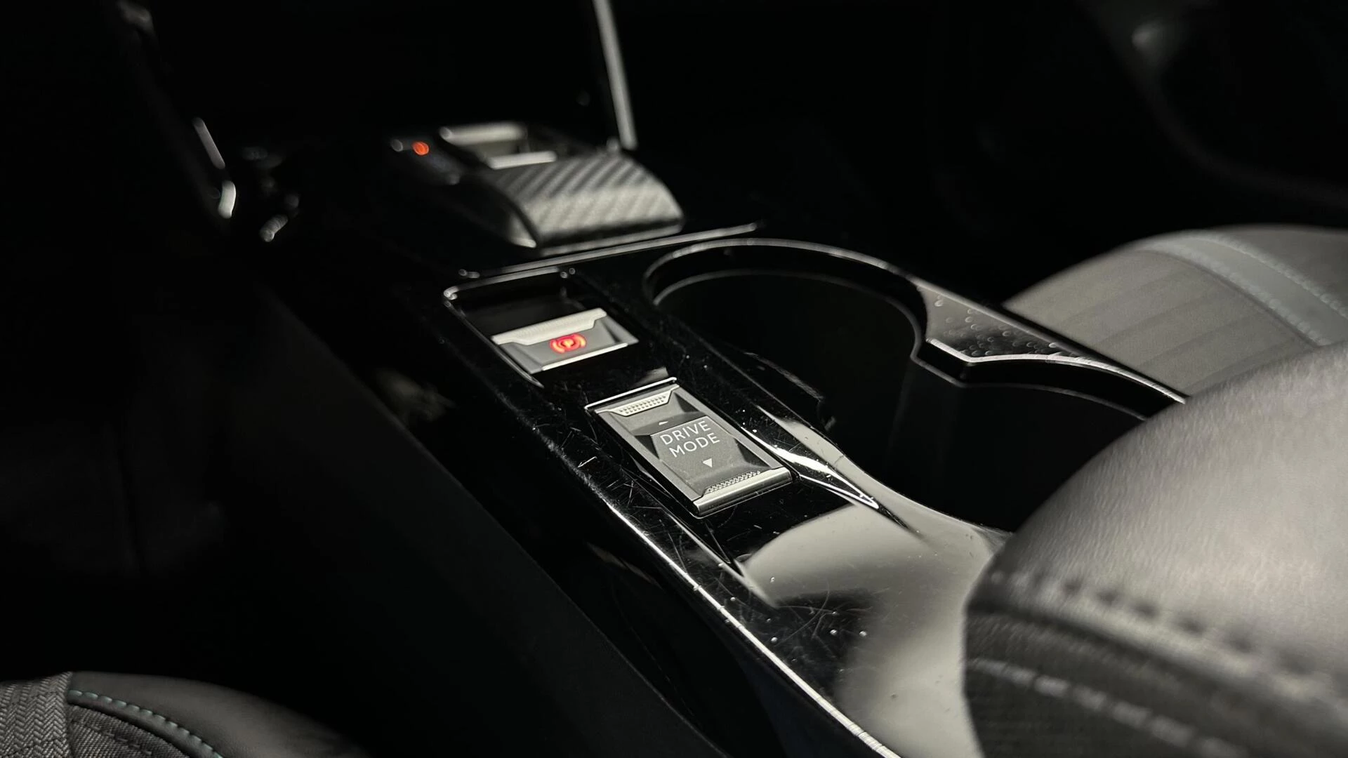 Hoofdafbeelding Peugeot e-208