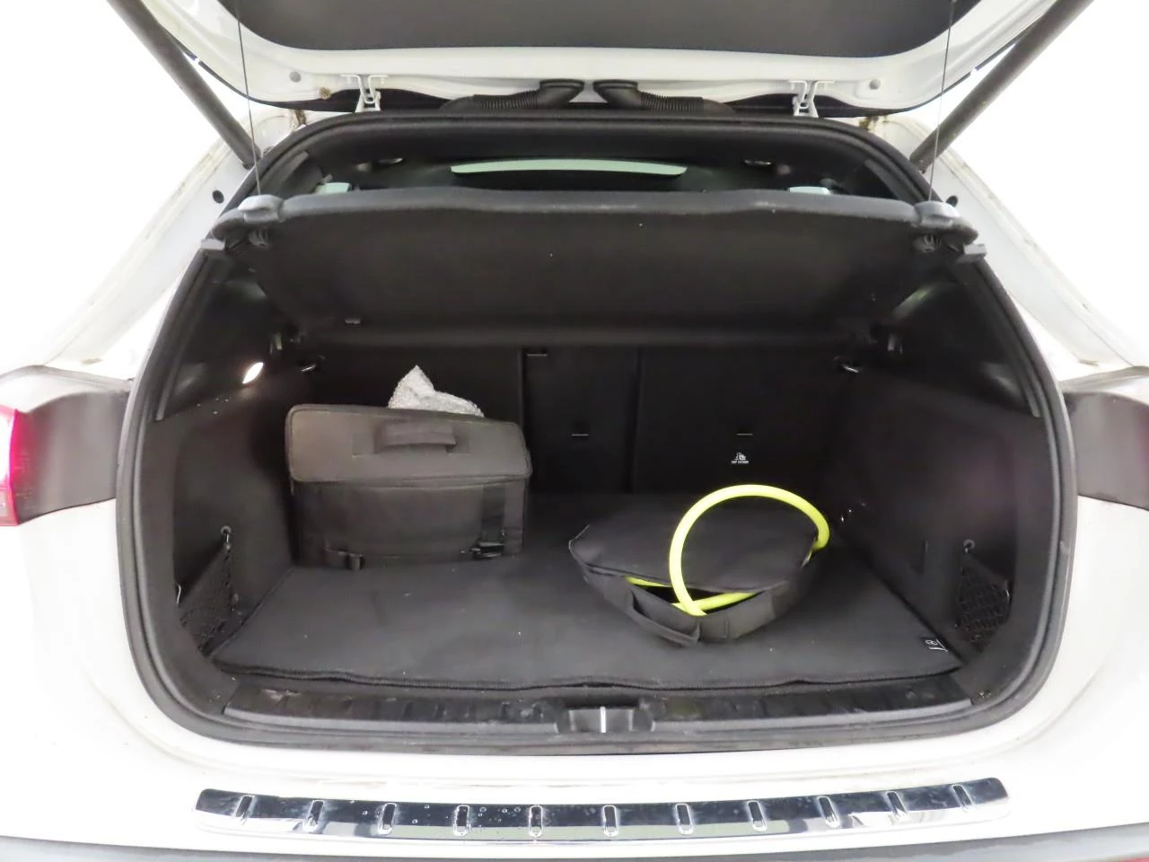 Hoofdafbeelding Mercedes-Benz EQA