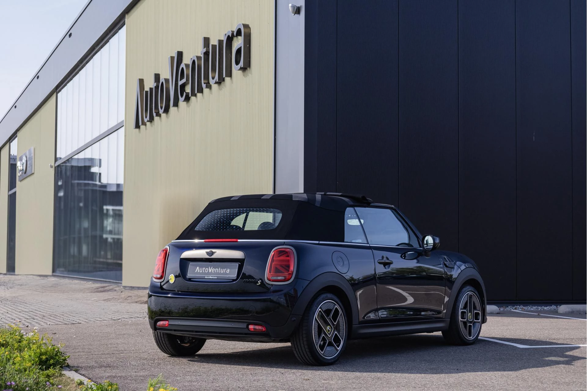 Hoofdafbeelding MINI Cabrio