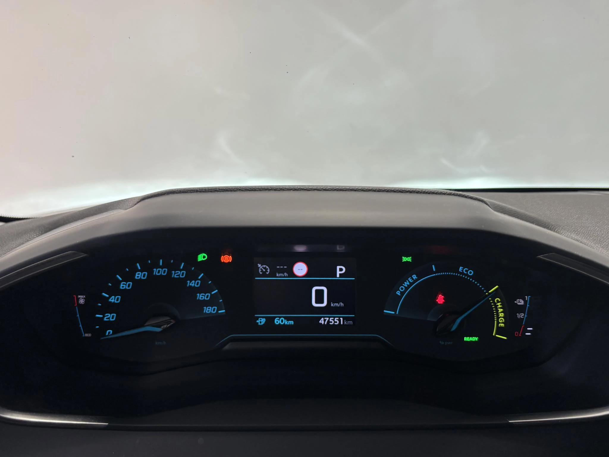 Hoofdafbeelding Peugeot e-208