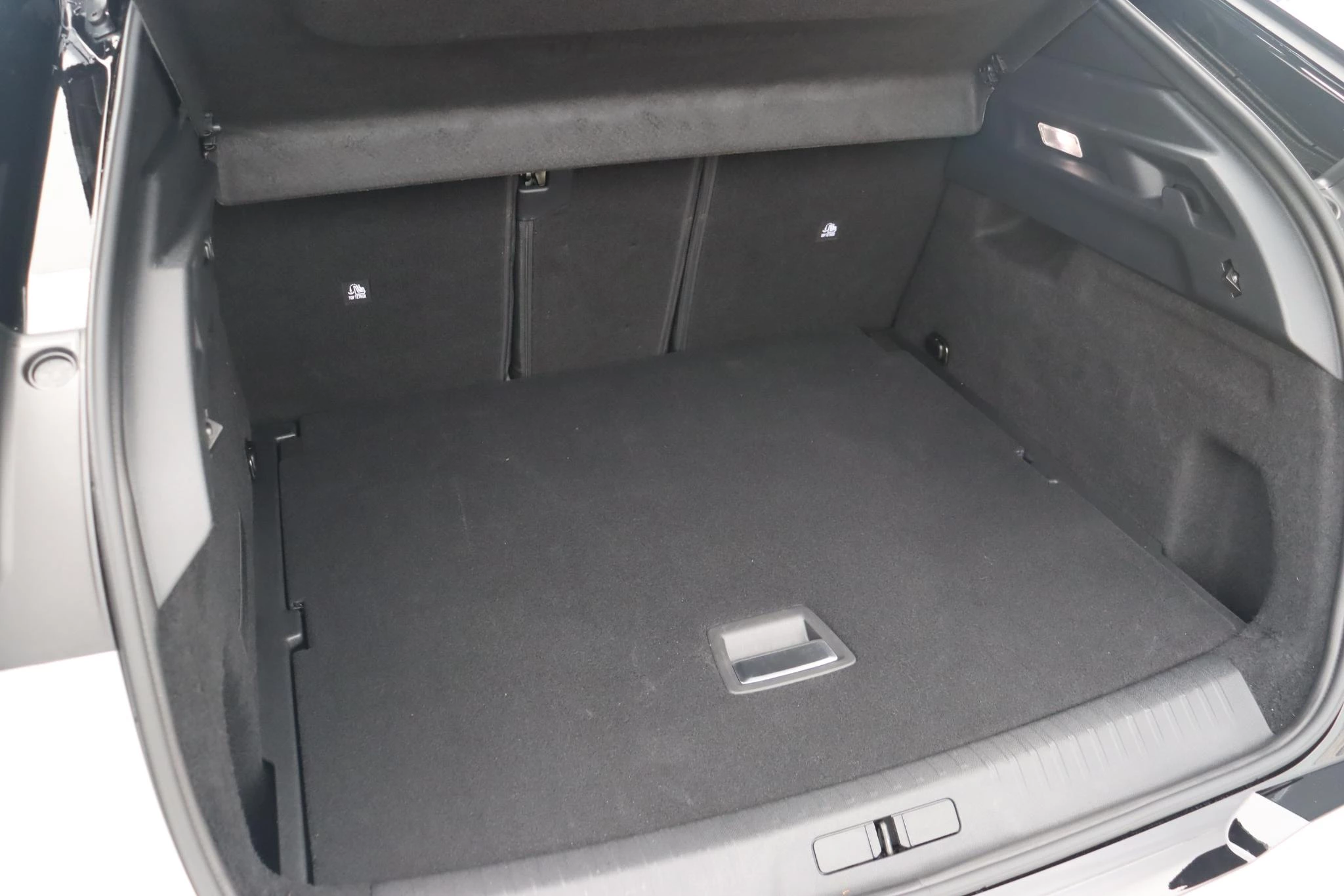 Hoofdafbeelding Peugeot e-3008