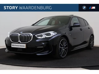BMW 1 Serie 118i High Executive M Sport Automaat / Panoramadak / Sportstoelen / Achteruitrijcamera / Head-Up / Getint glas / Stoelverwarming