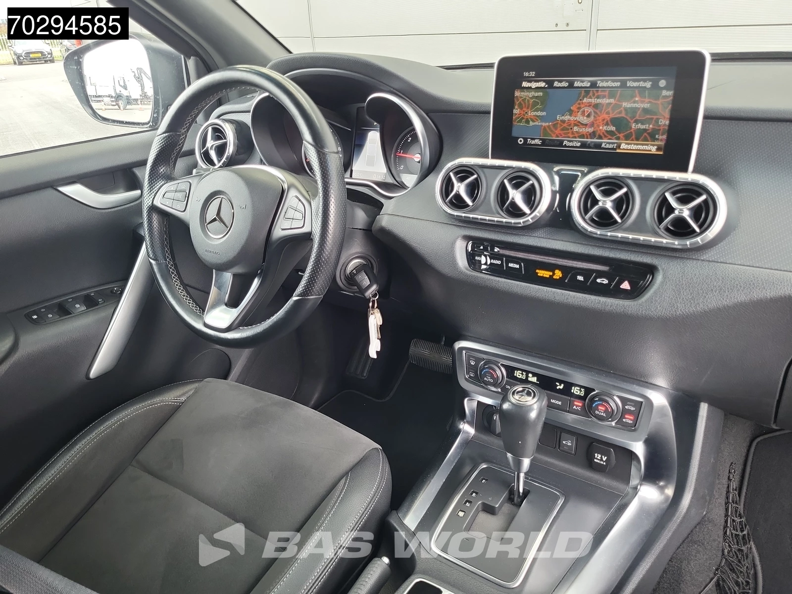 Hoofdafbeelding Mercedes-Benz X-Klasse