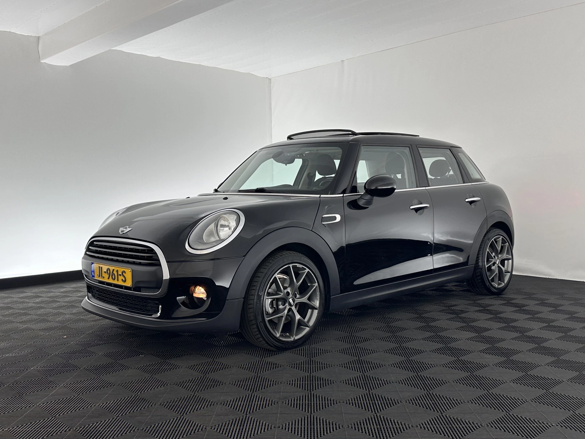 Hoofdafbeelding MINI One