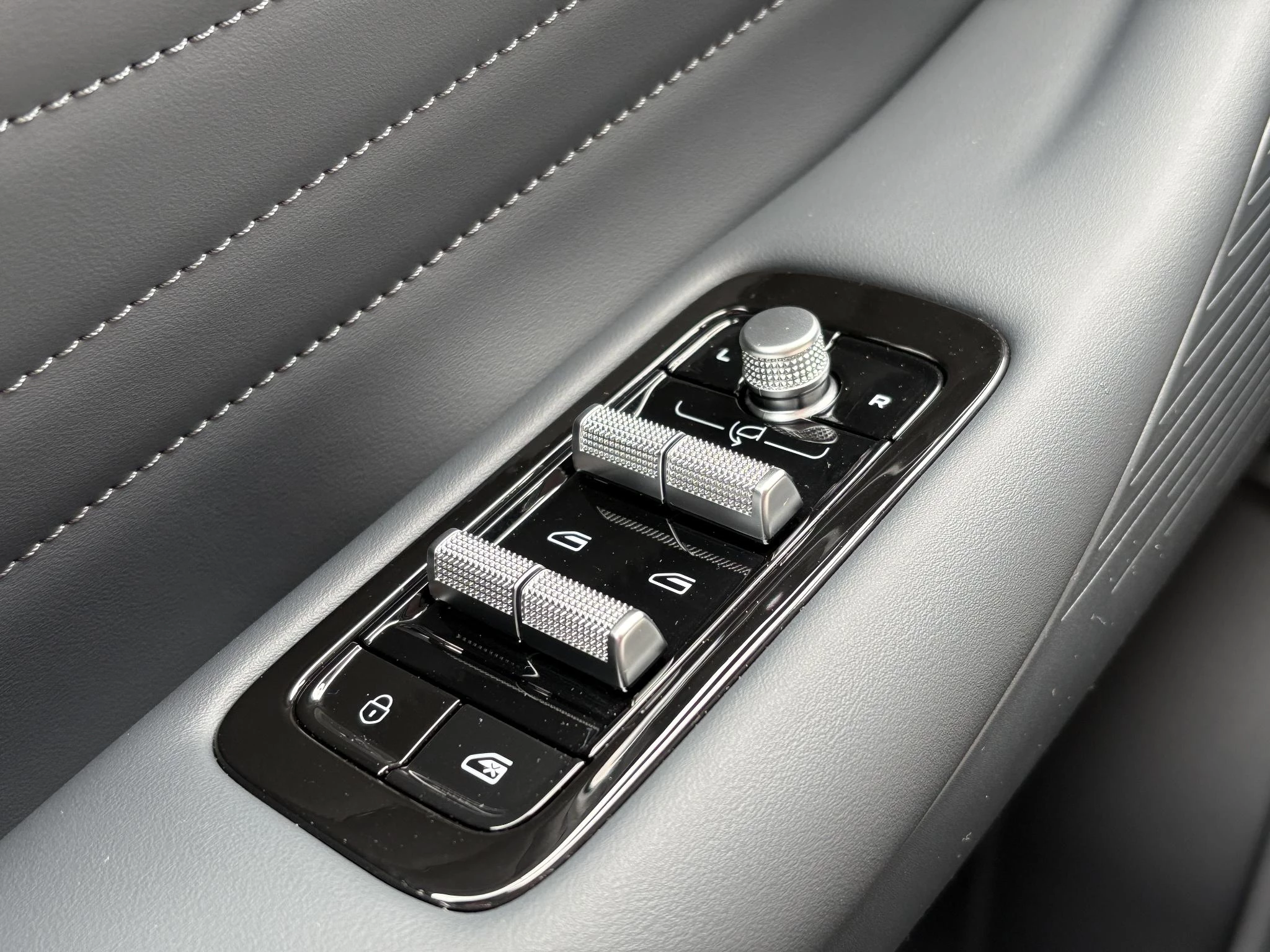 Hoofdafbeelding Geely Starray EM-i