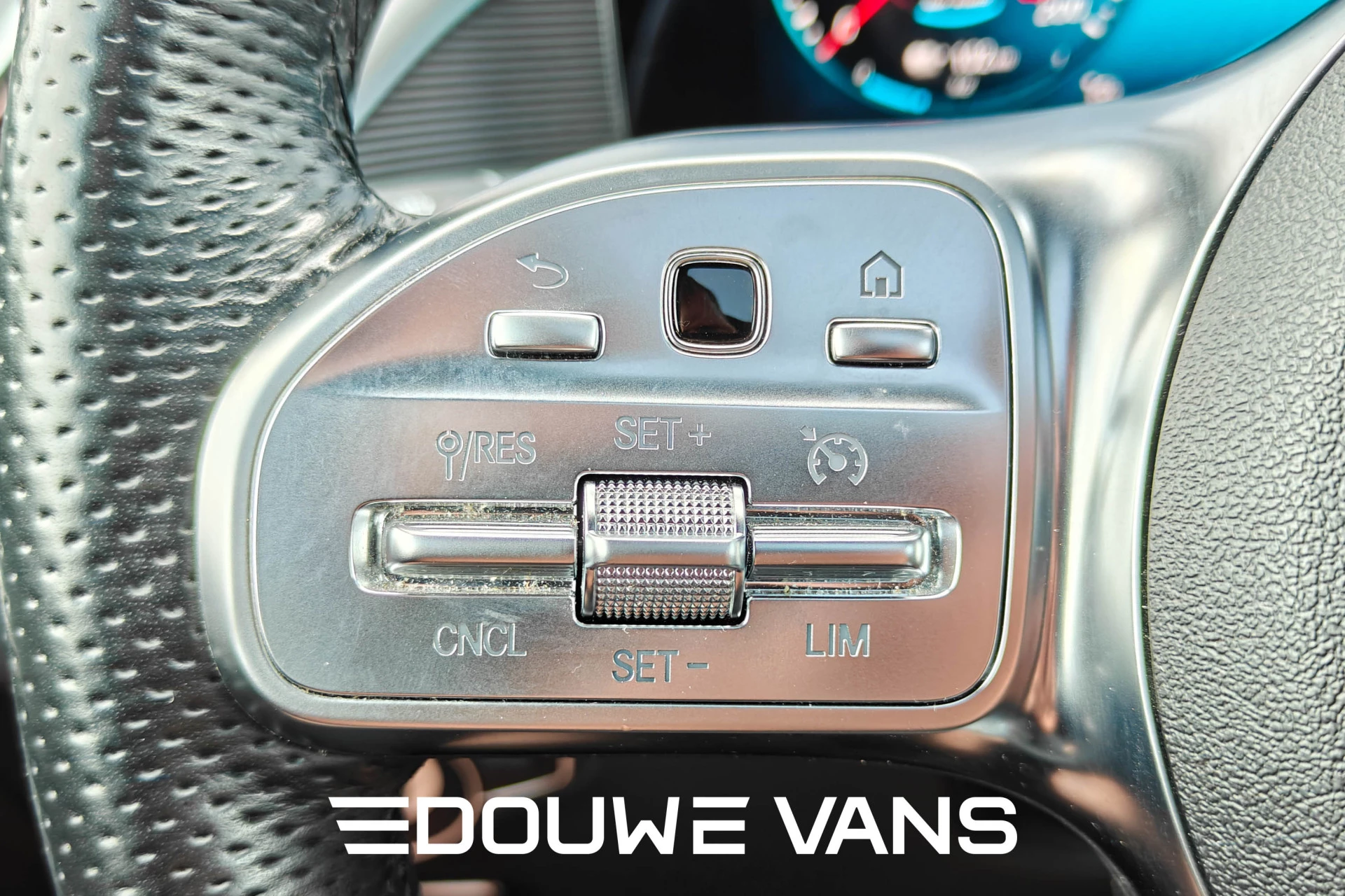 Hoofdafbeelding Mercedes-Benz EQC