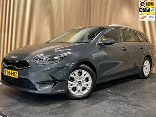 Hoofdafbeelding Kia Ceed Sportswagon Kia Ceed Sportswagon 1.5 T-GDi DynamicLine|160PK|TREKH.|CARPLAY+ANDROID|CAMERA|CLIMATE+CRUISE CONTROL|1E EIG.|INCL.BTW|NL AUTO|NAP