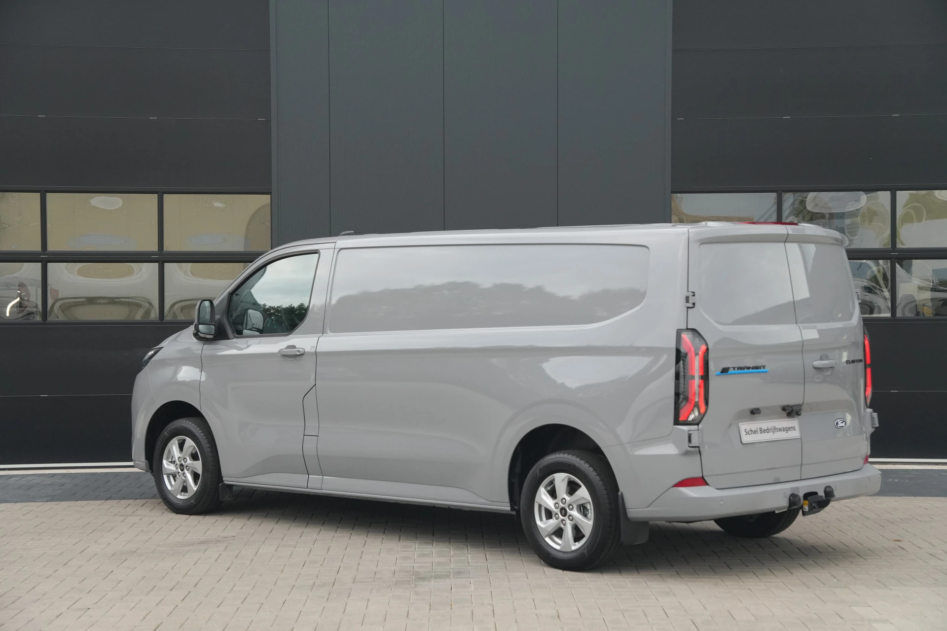 Hoofdafbeelding Ford E-Transit Custom