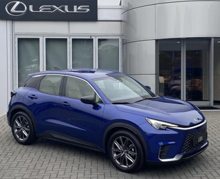 Hoofdafbeelding Lexus LBX Lexus LBX Elegant 2WD TECH PACK KEYLESS EL-ACHTERKLEP CARPLAY STOELVERW BLIND-SPOT