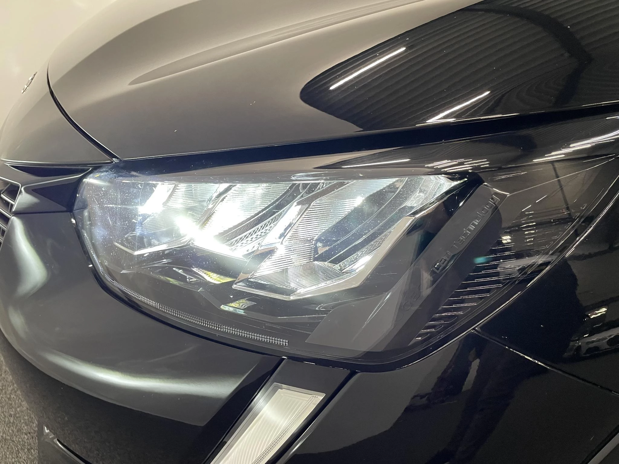 Hoofdafbeelding Peugeot e-208