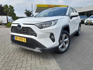 Hoofdafbeelding Toyota RAV4 Toyota RAV4 2.5 HYBRID FIRST EDTION AUTOMAAT TREKHAAK CAMERA CRUISE
