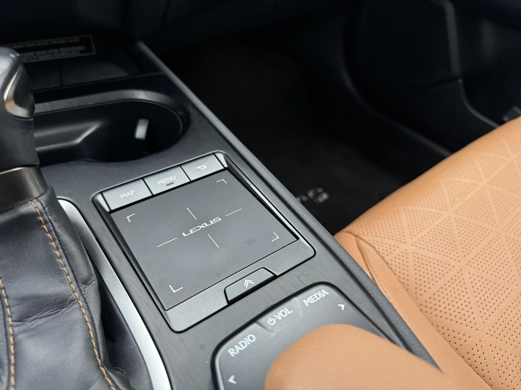 Hoofdafbeelding Lexus UX