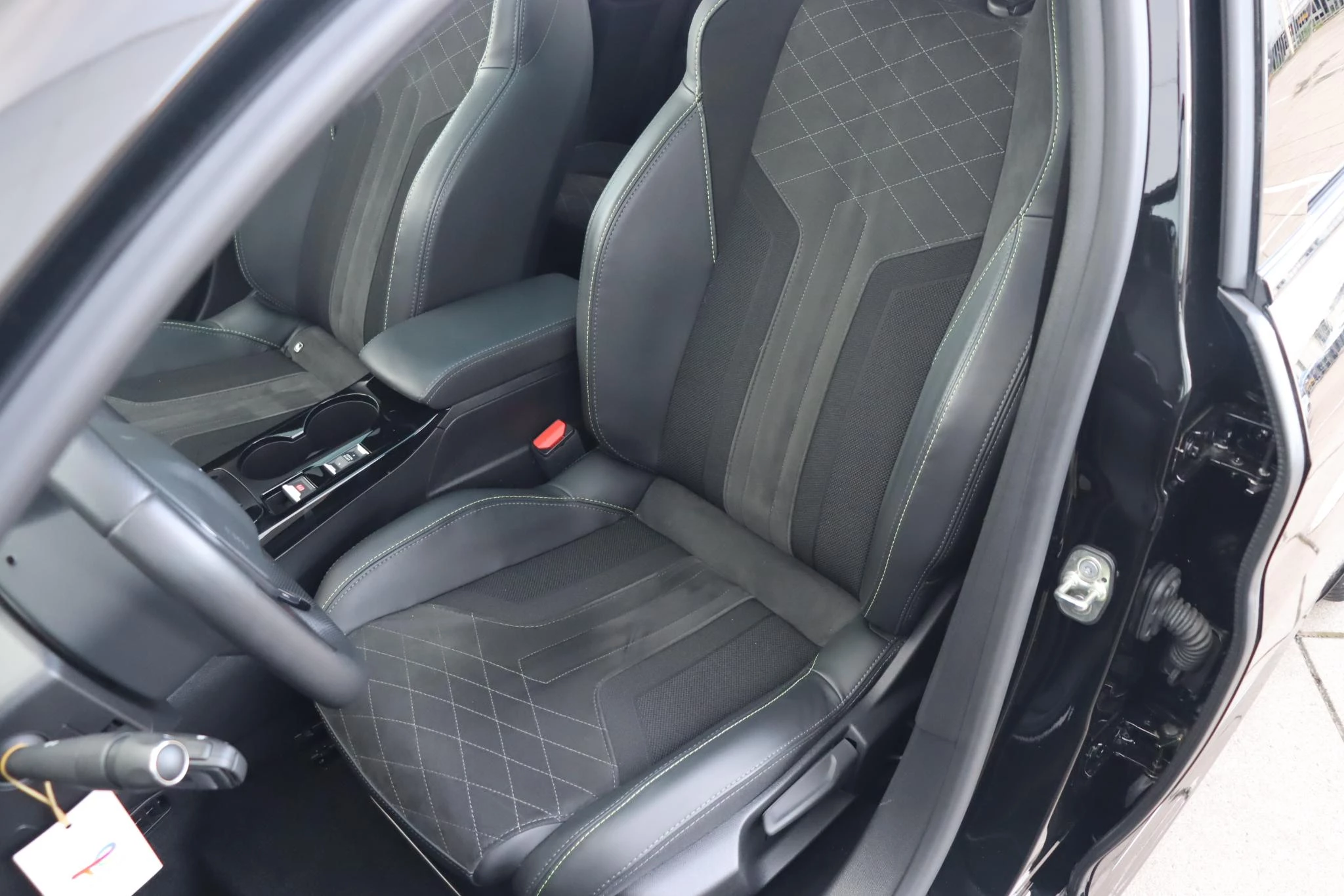 Hoofdafbeelding Peugeot e-208