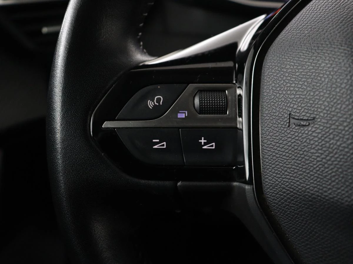 Hoofdafbeelding Peugeot e-2008