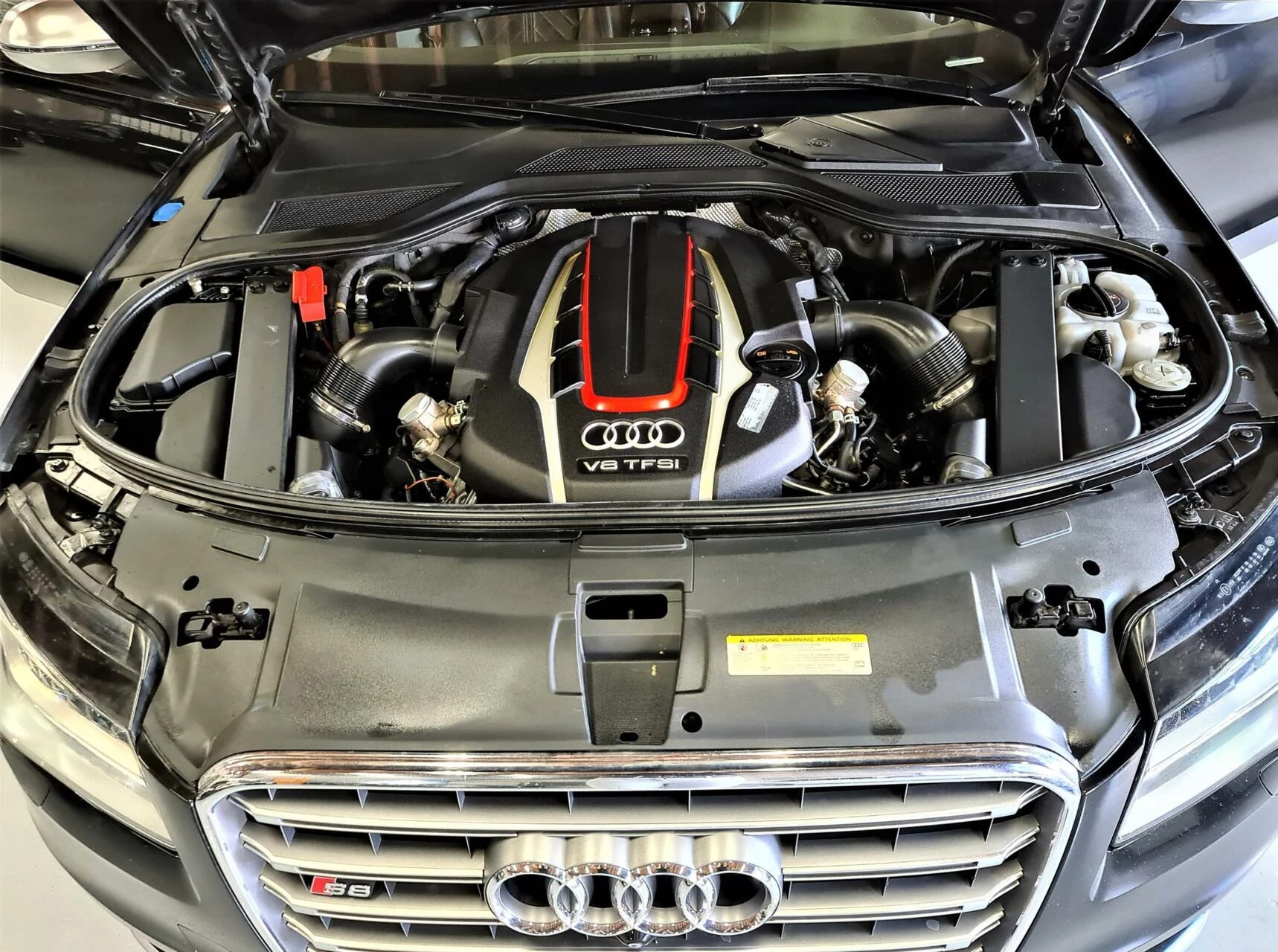 Hoofdafbeelding Audi S8