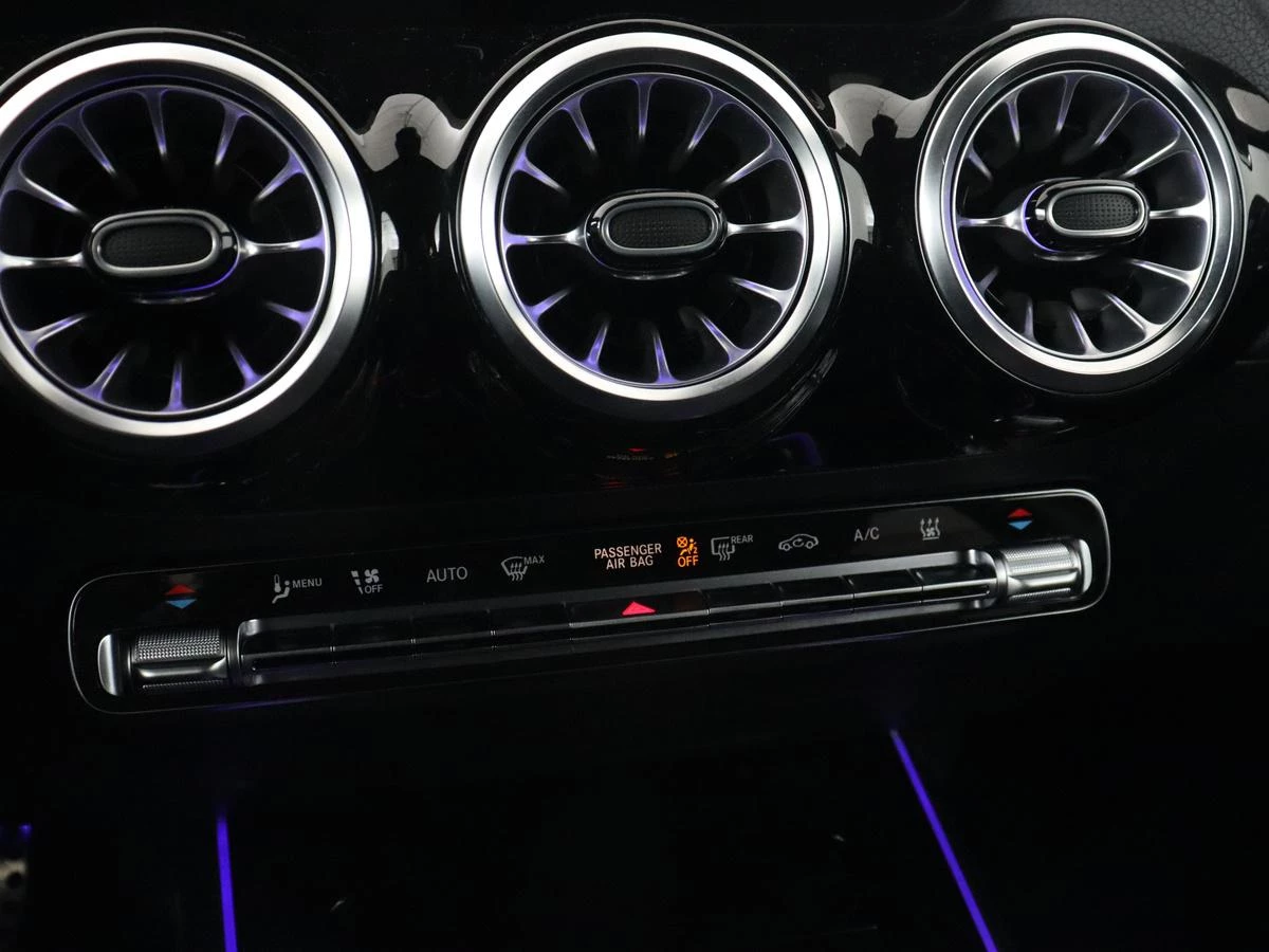 Hoofdafbeelding Mercedes-Benz EQA