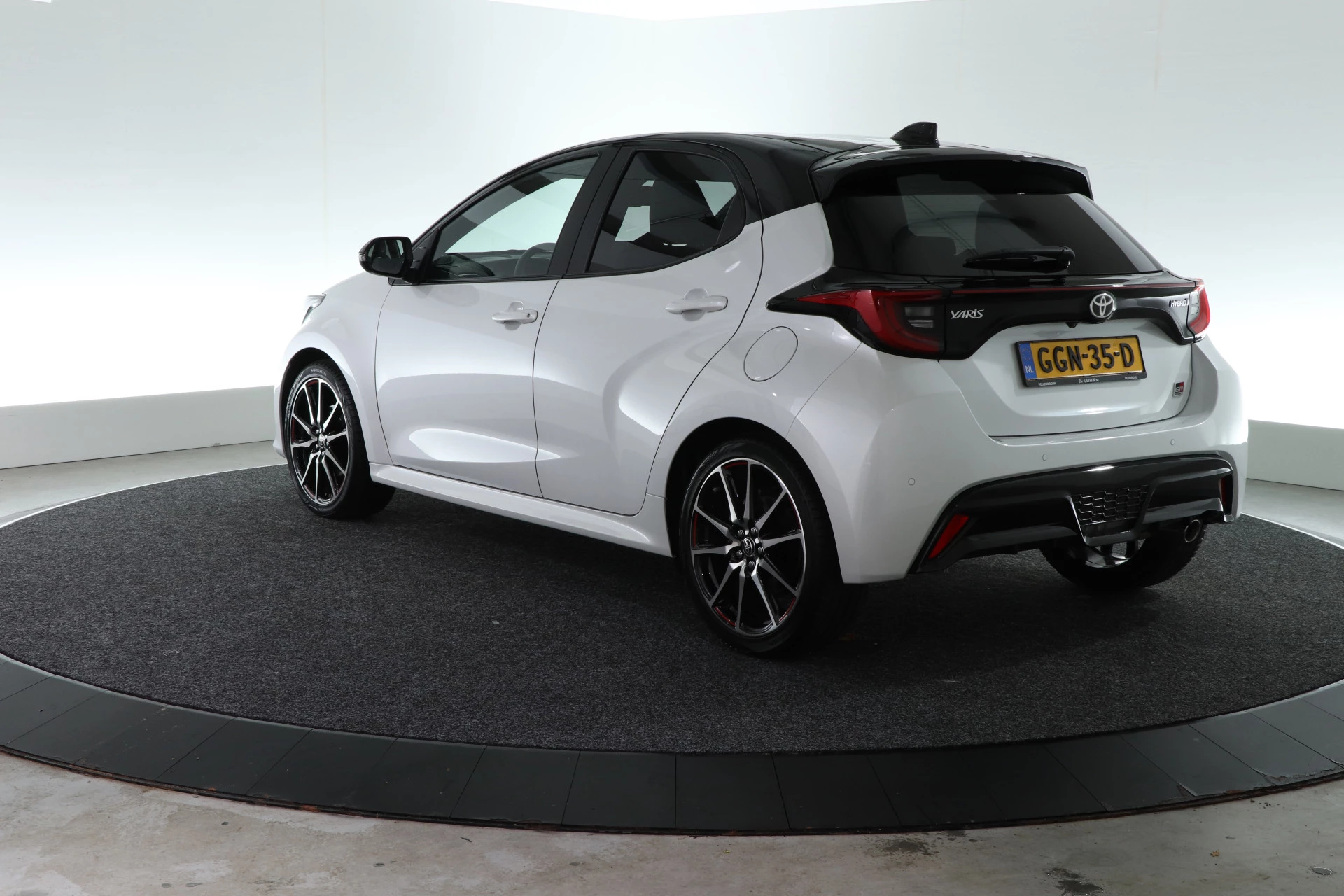 Hoofdafbeelding Toyota Yaris