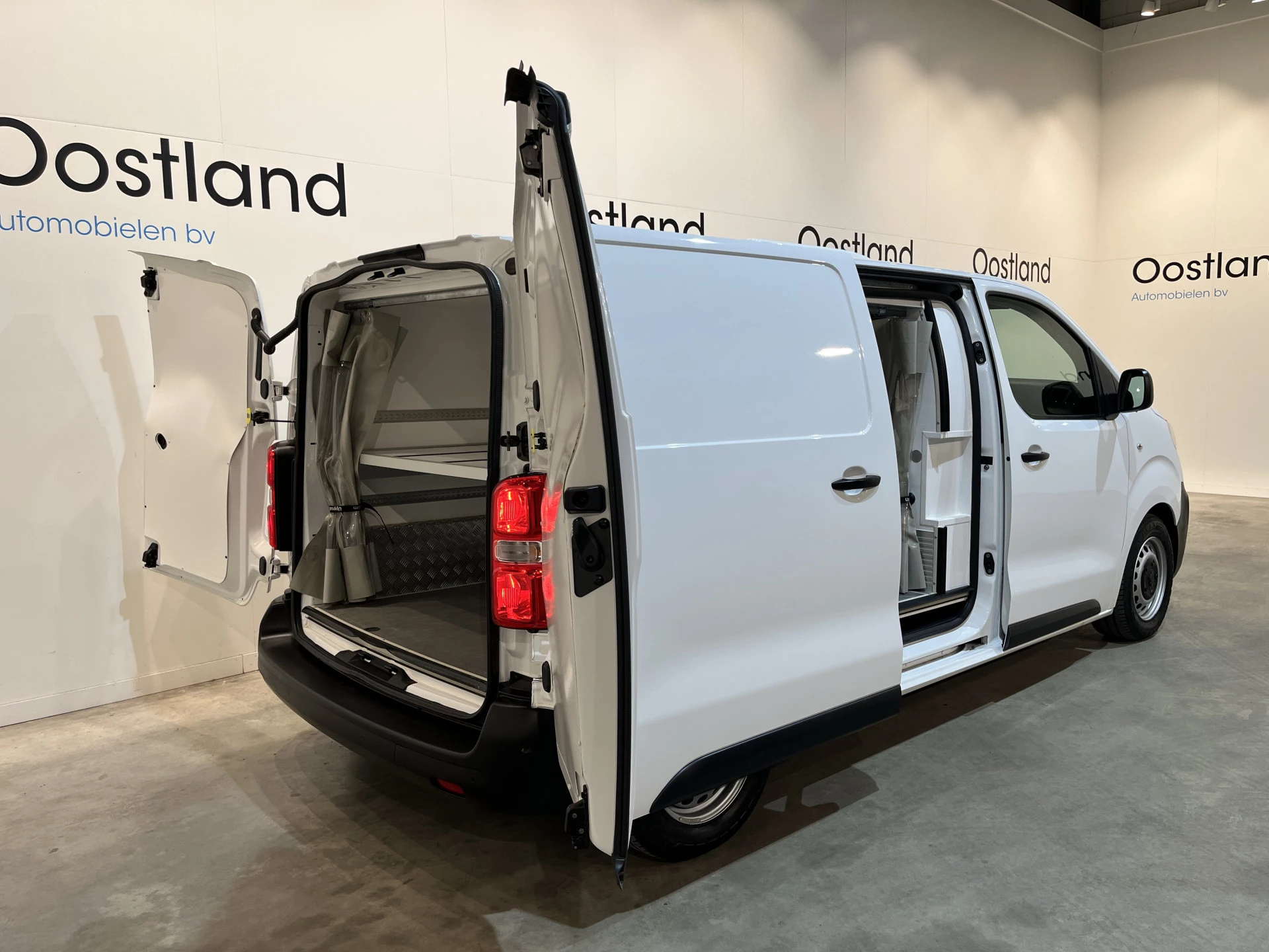 Hoofdafbeelding Peugeot e-Expert