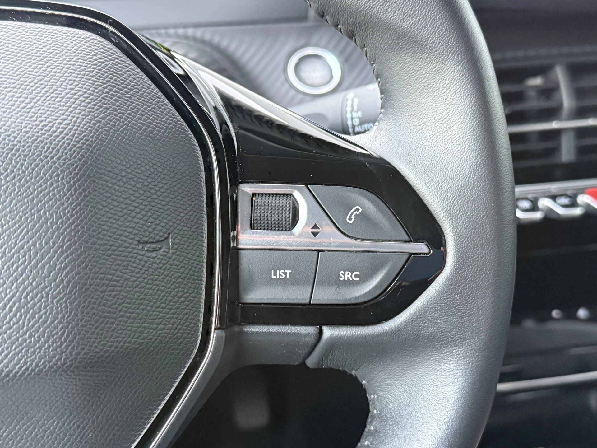 Hoofdafbeelding Peugeot e-208