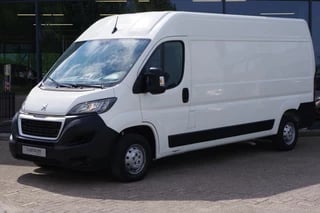 Hoofdafbeelding Peugeot Boxer Peugeot Boxer 435 2.2 BlueHDi 140 L3H2 Premium, Cruise Control, Trekhaak, Camera, Stoelverwarming