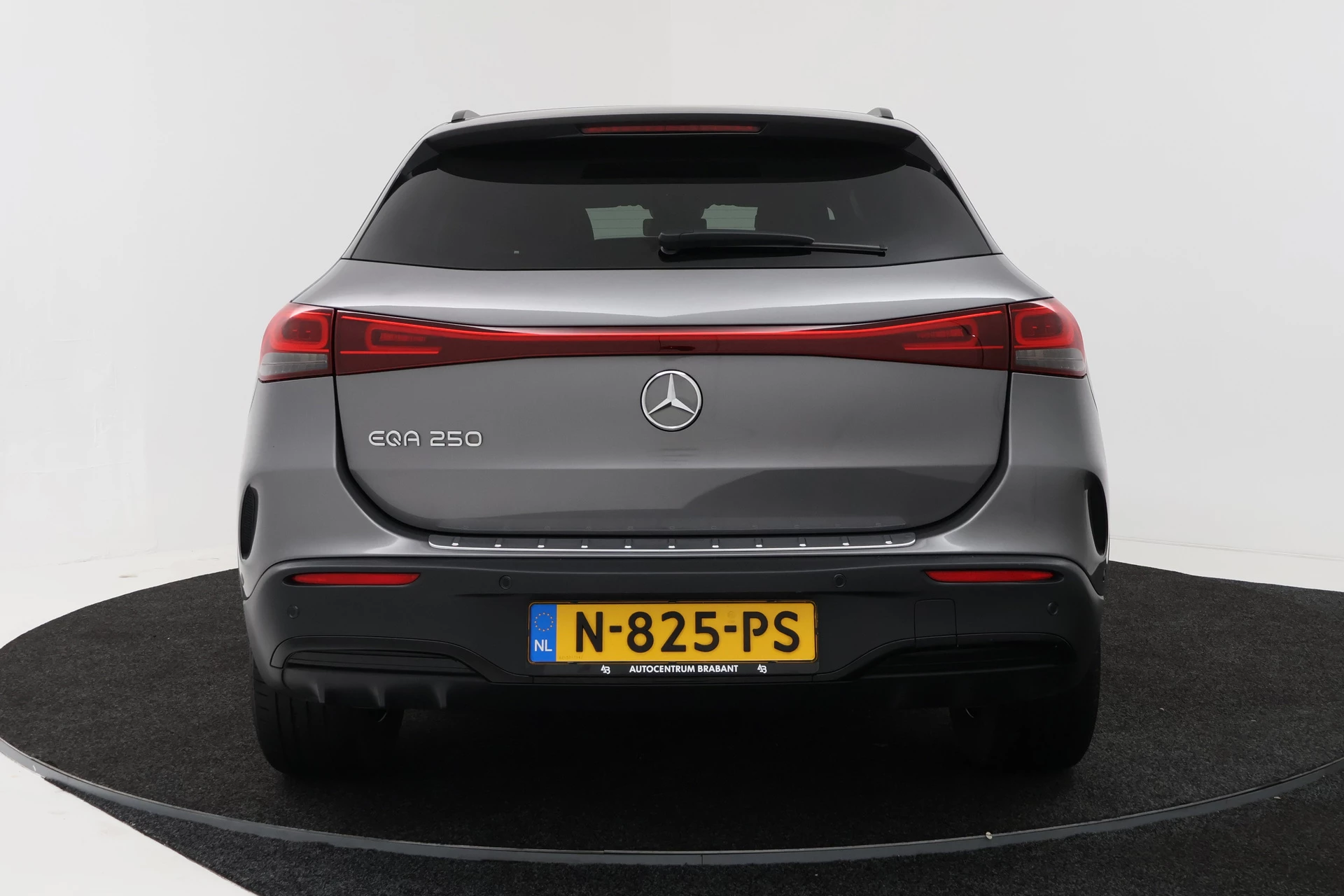 Hoofdafbeelding Mercedes-Benz EQA