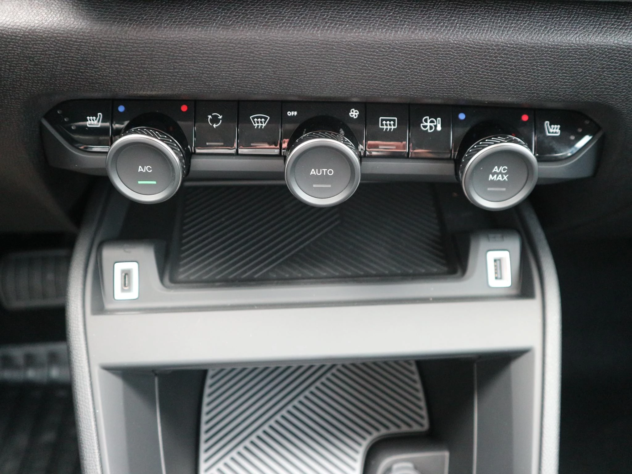 Hoofdafbeelding Citroën ë-C4