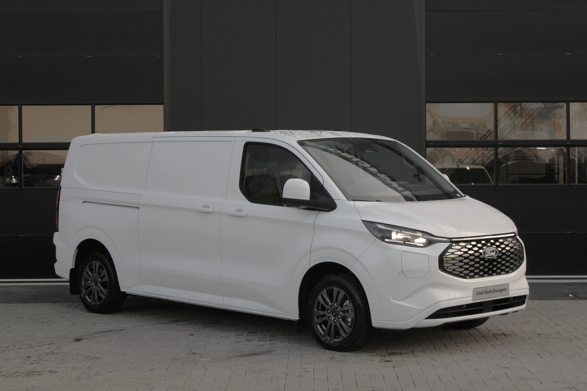 Hoofdafbeelding Ford E-Transit Custom