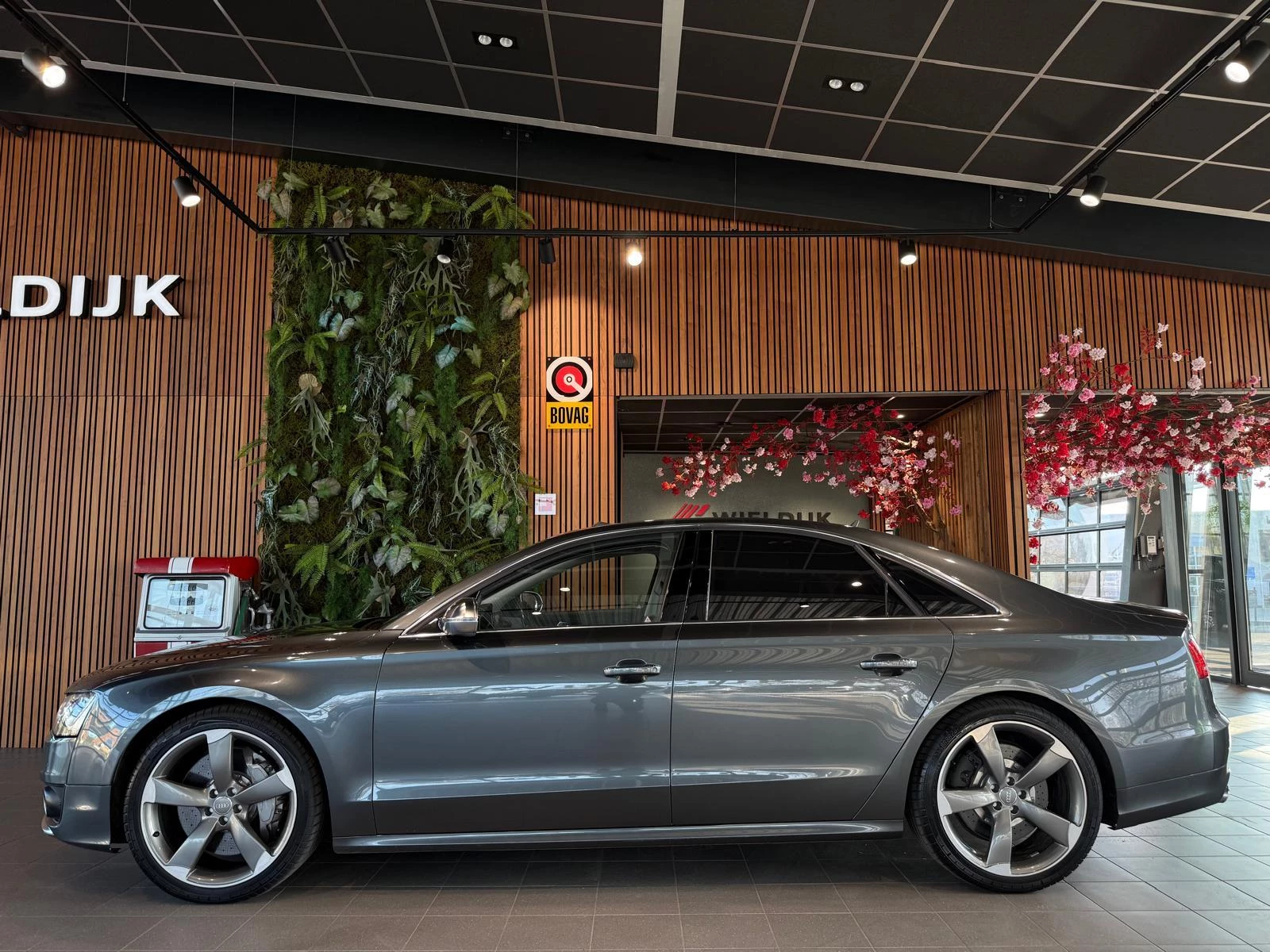 Hoofdafbeelding Audi A8