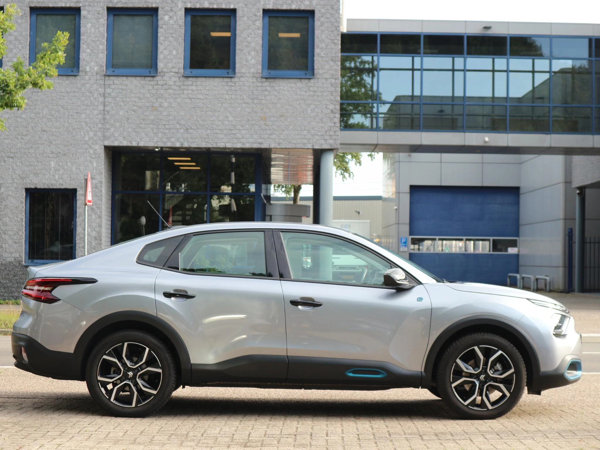 Hoofdafbeelding Citroën ë-C4 X