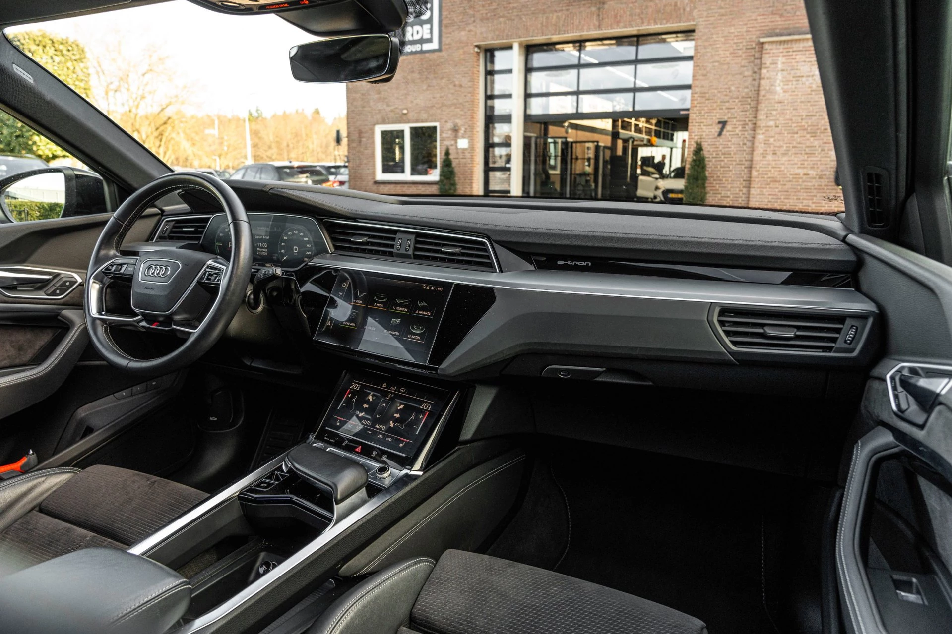 Hoofdafbeelding Audi e-tron