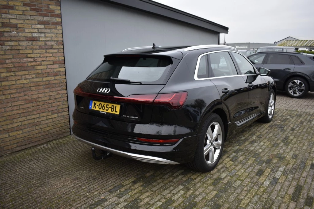 Hoofdafbeelding Audi e-tron