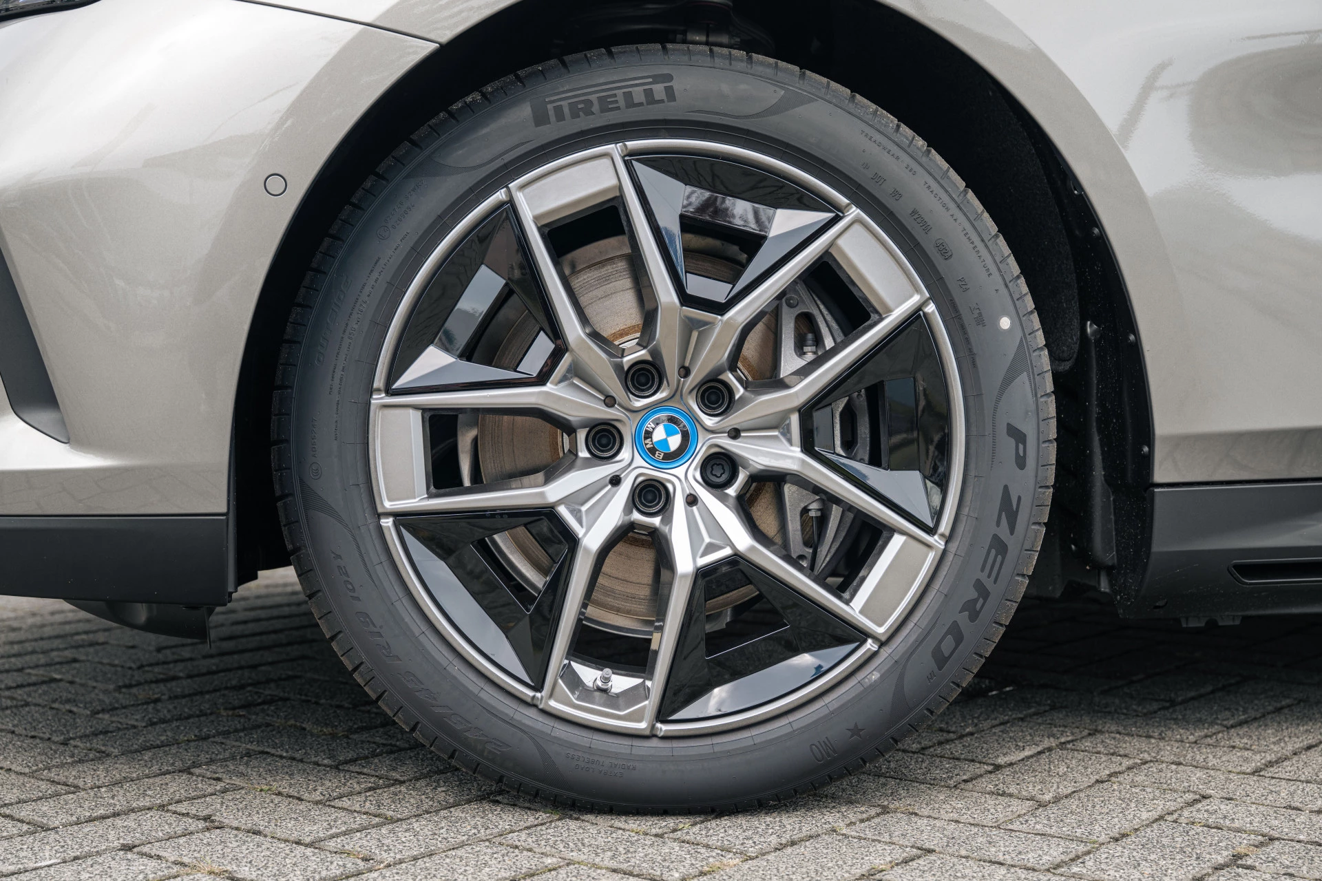 Hoofdafbeelding BMW i5
