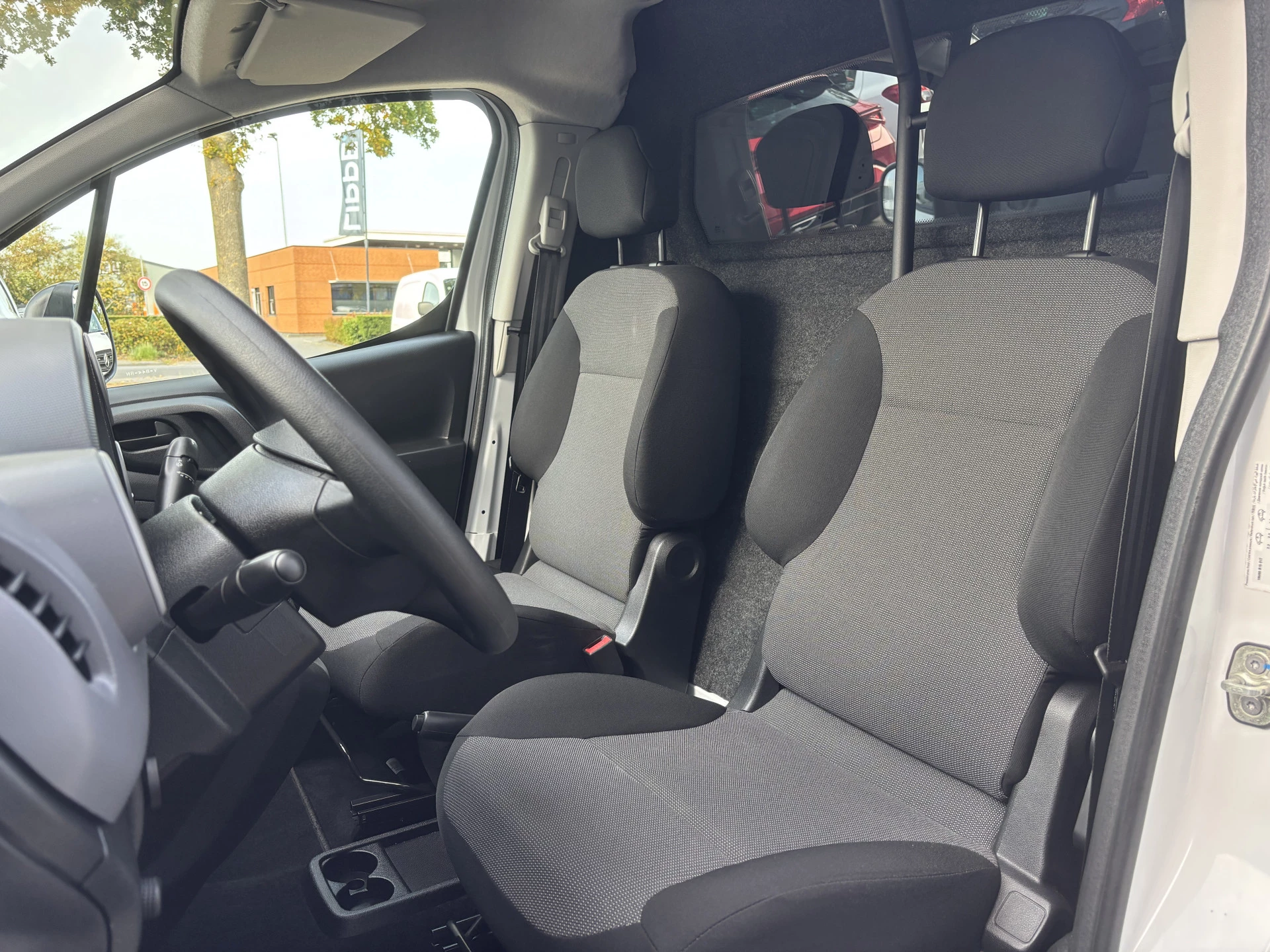 Hoofdafbeelding Peugeot Partner