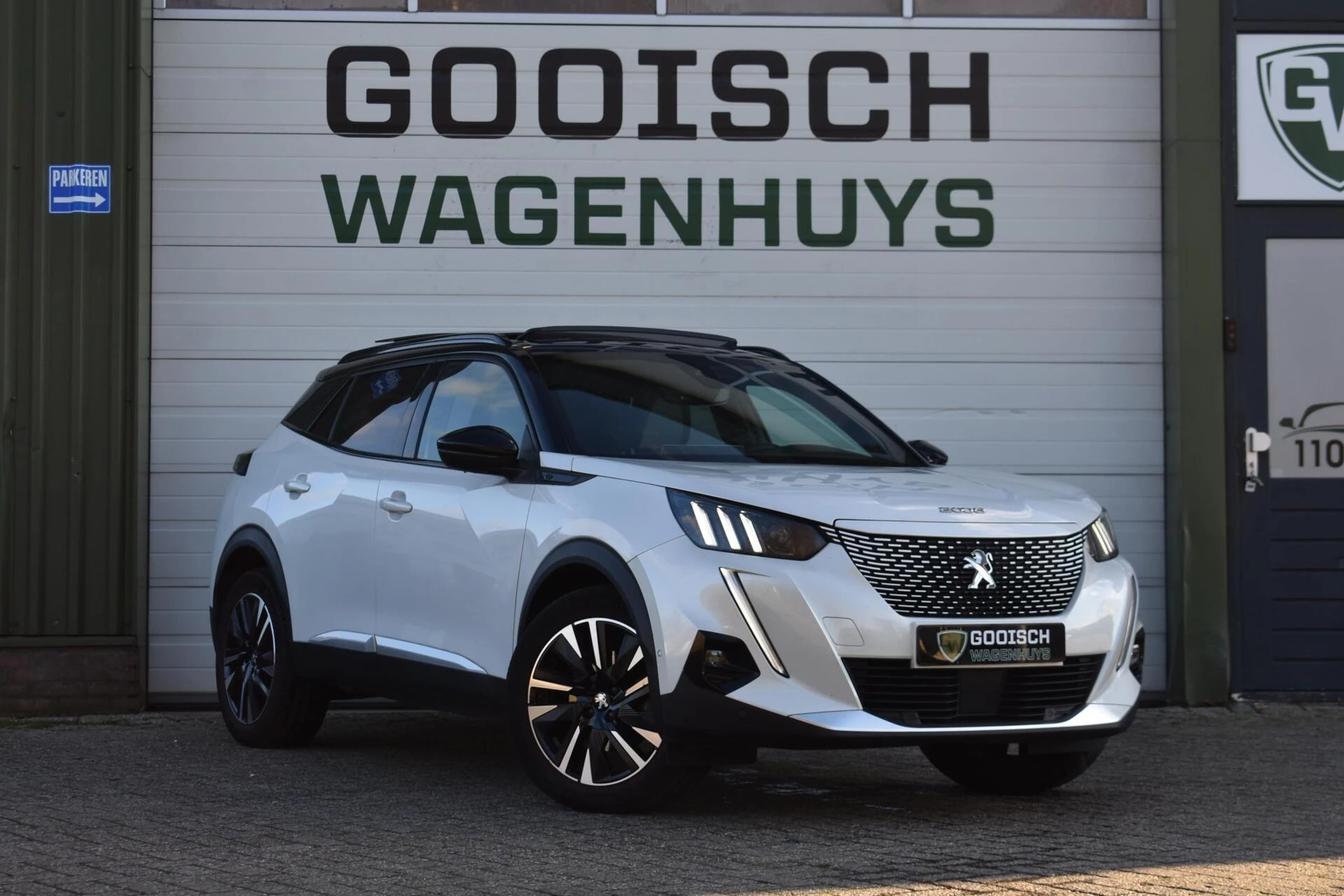 Hoofdafbeelding Peugeot e-2008