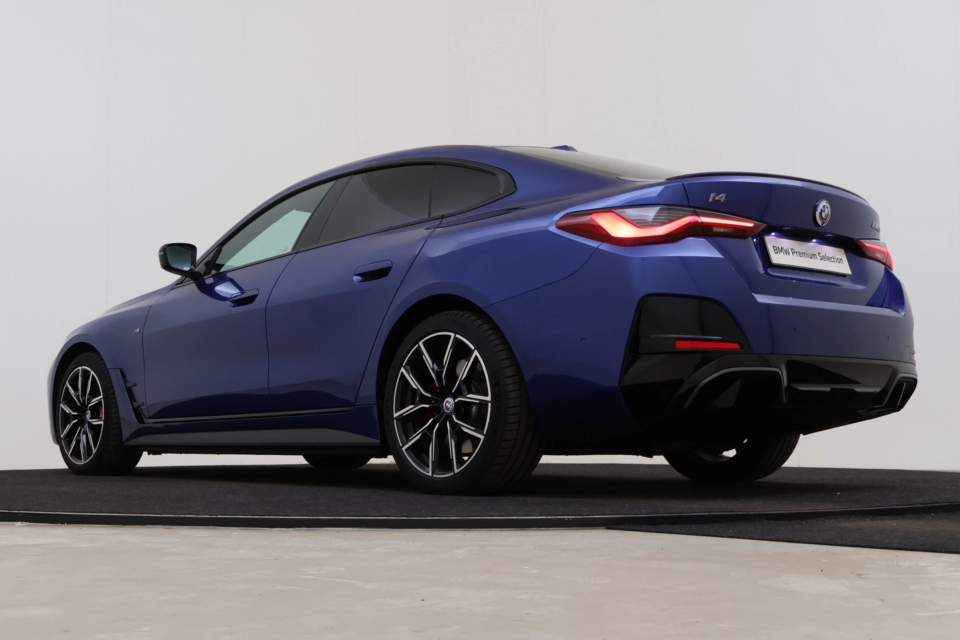 Hoofdafbeelding BMW i4