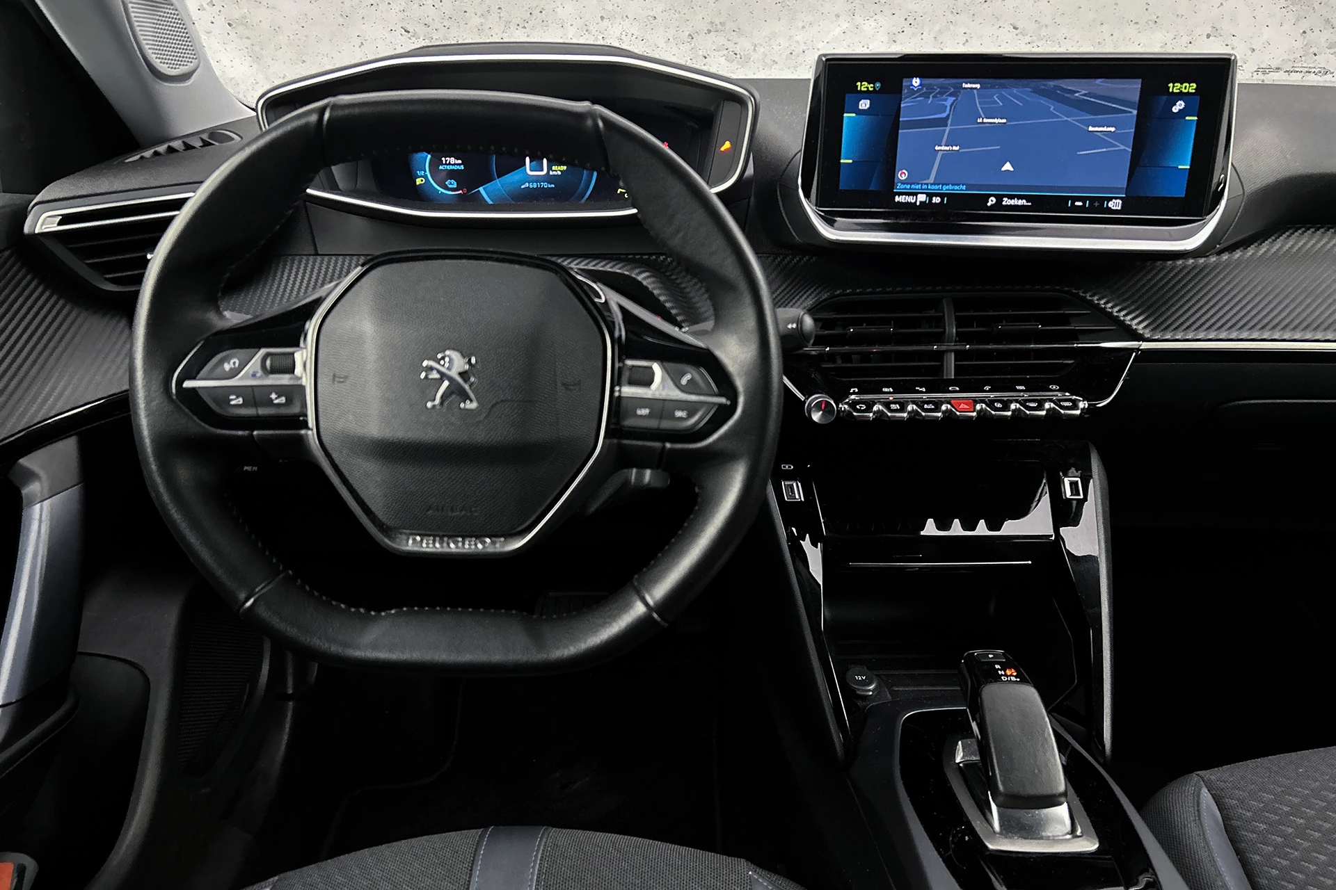 Hoofdafbeelding Peugeot e-2008