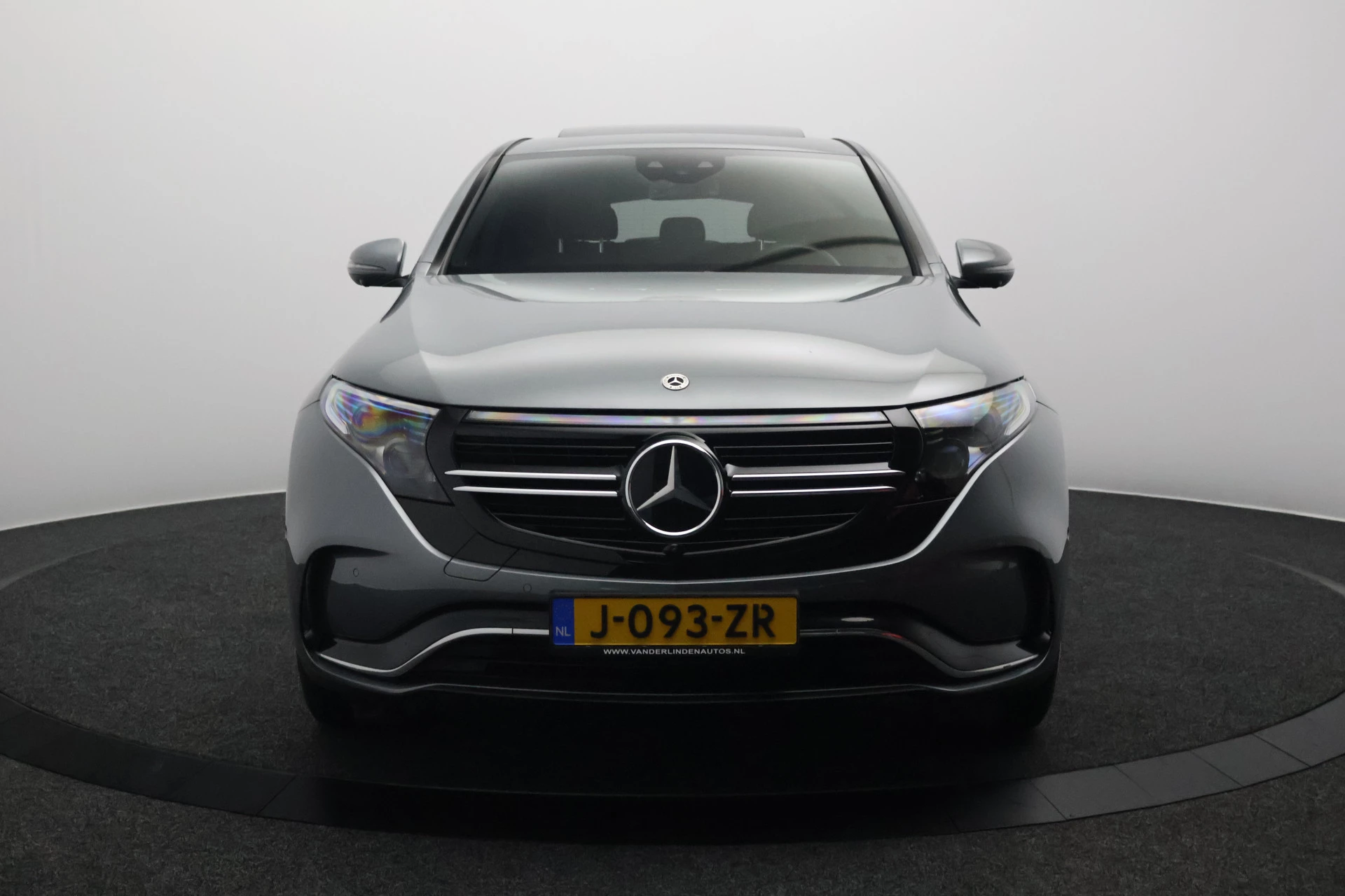 Hoofdafbeelding Mercedes-Benz EQC