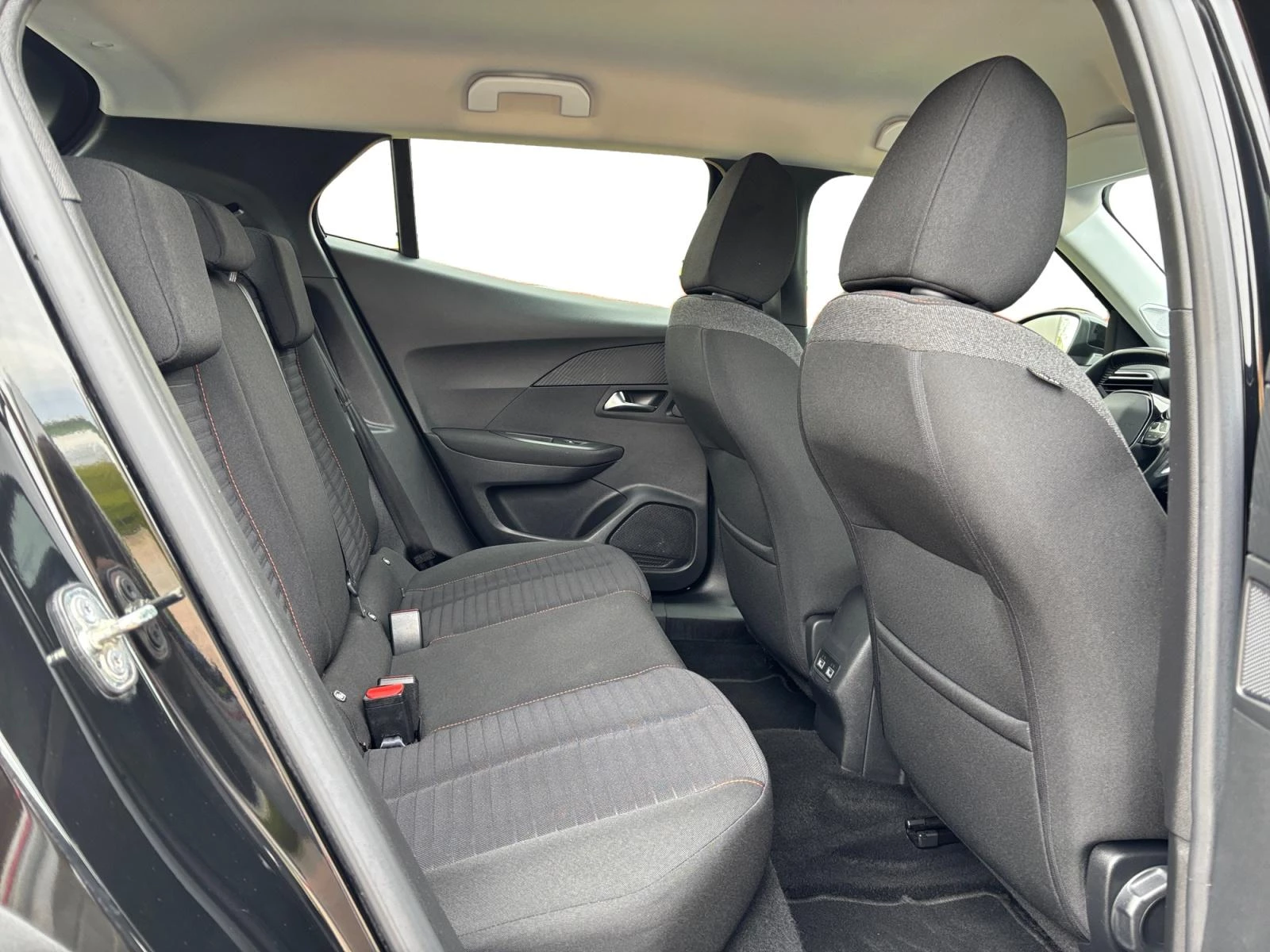 Hoofdafbeelding Peugeot e-2008