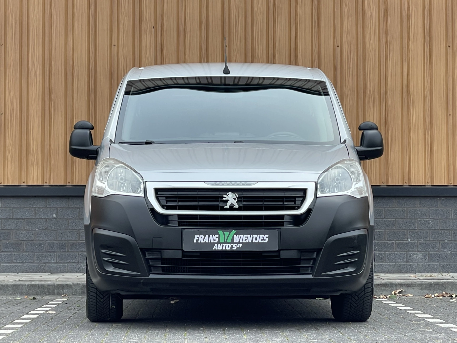Hoofdafbeelding Peugeot Partner